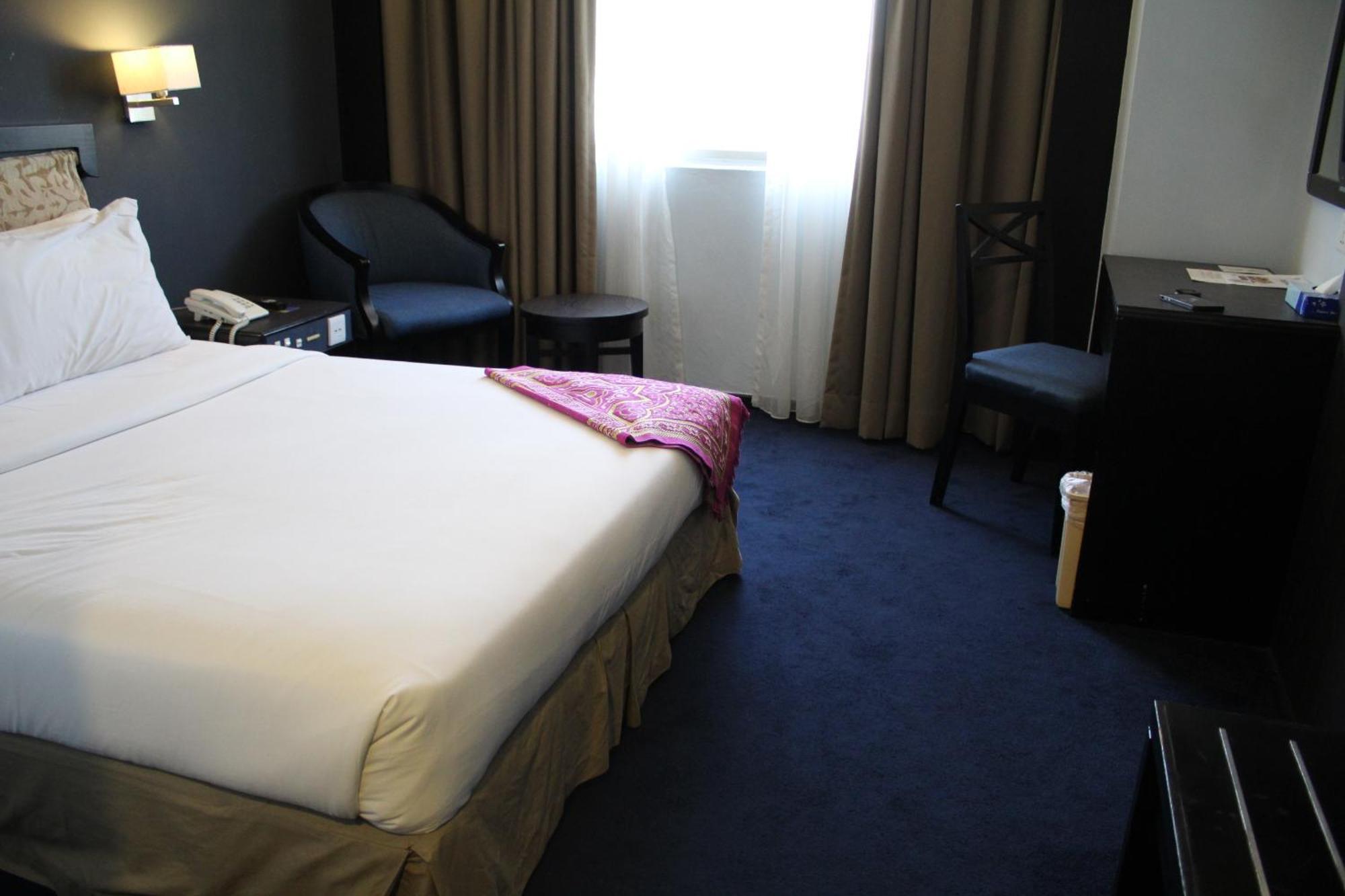 Standard Queen Room, Non-Smoking