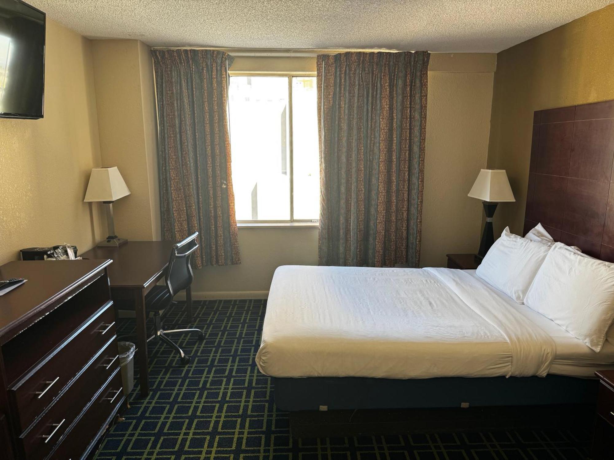 Double Bed - Disability Access - No View