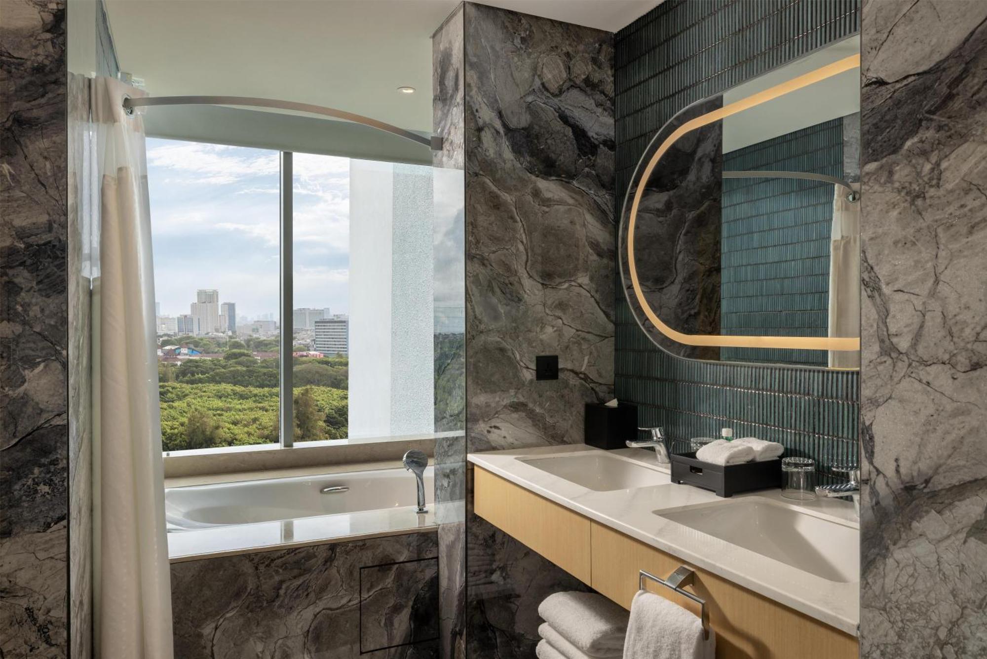 Premium King Suite with Balcony