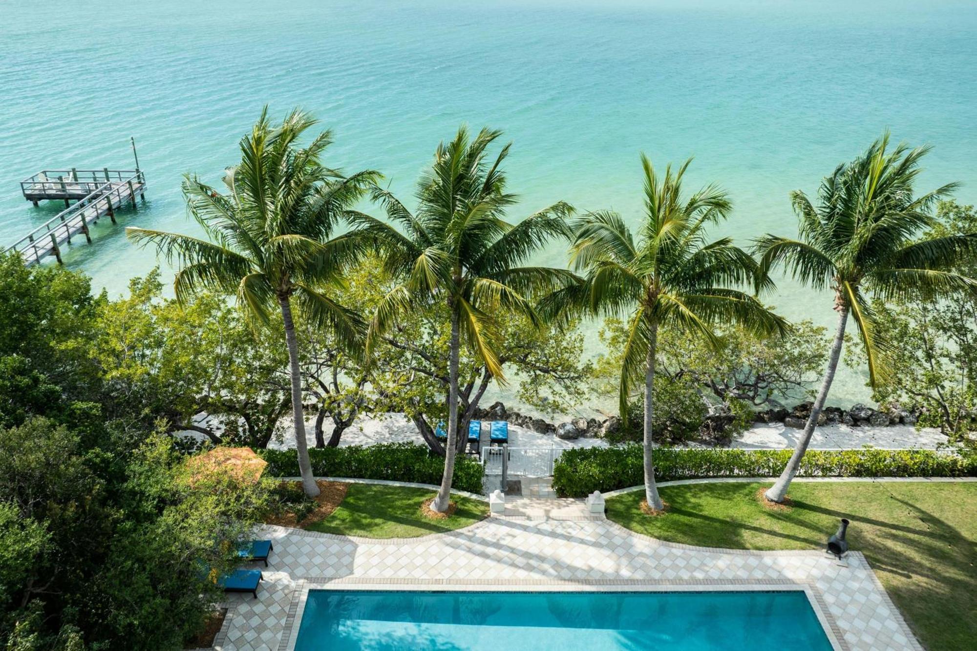Bedroom Beach House Colonial home Bay view Pool access