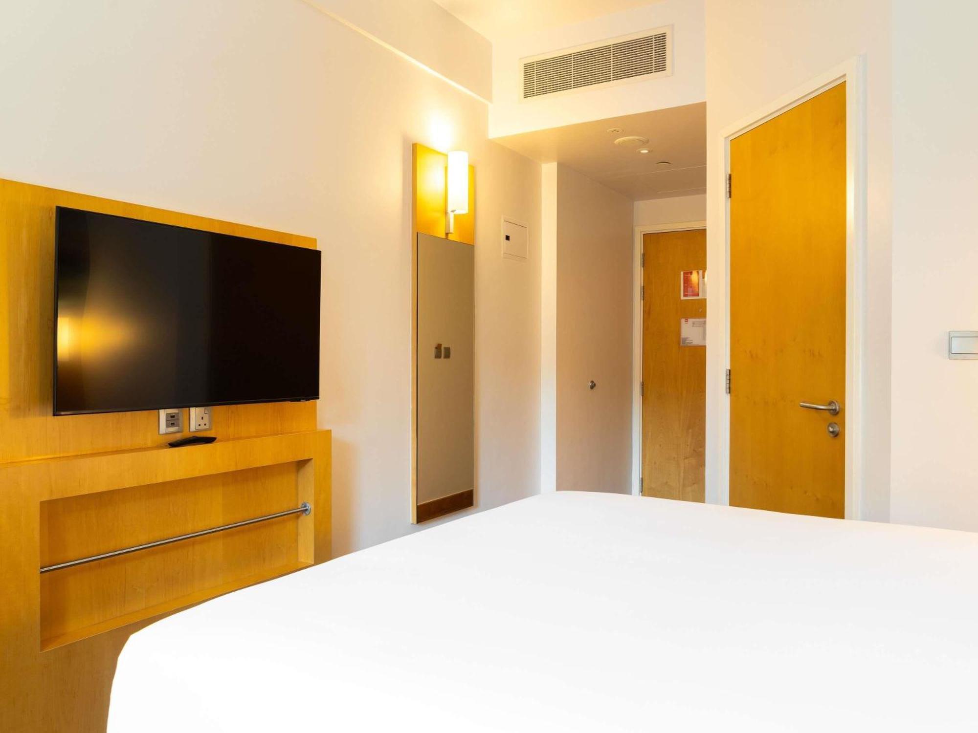 Premium Queen Room