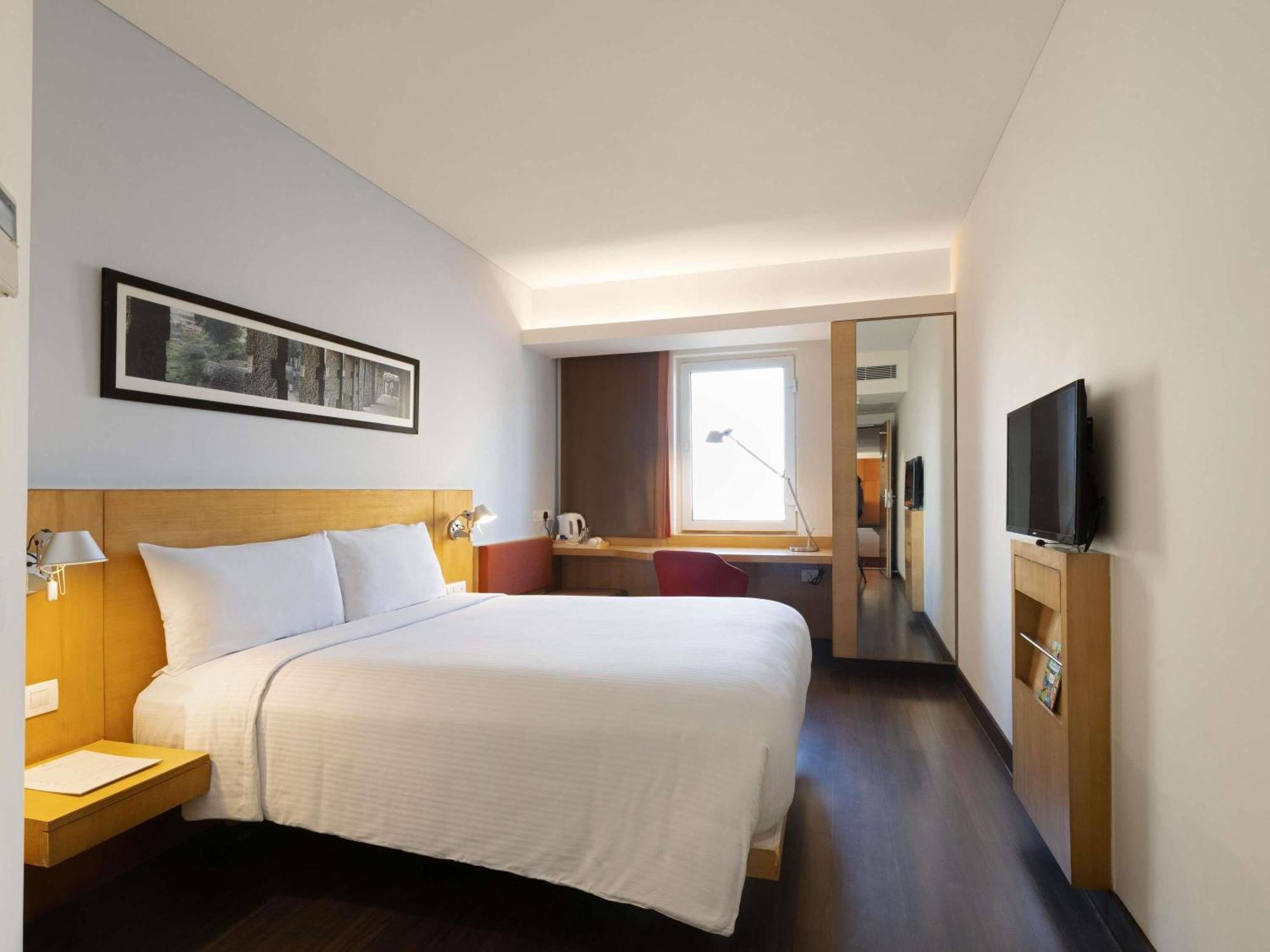 Superior Twin Room - Complimentary Transfer to US Consulate
