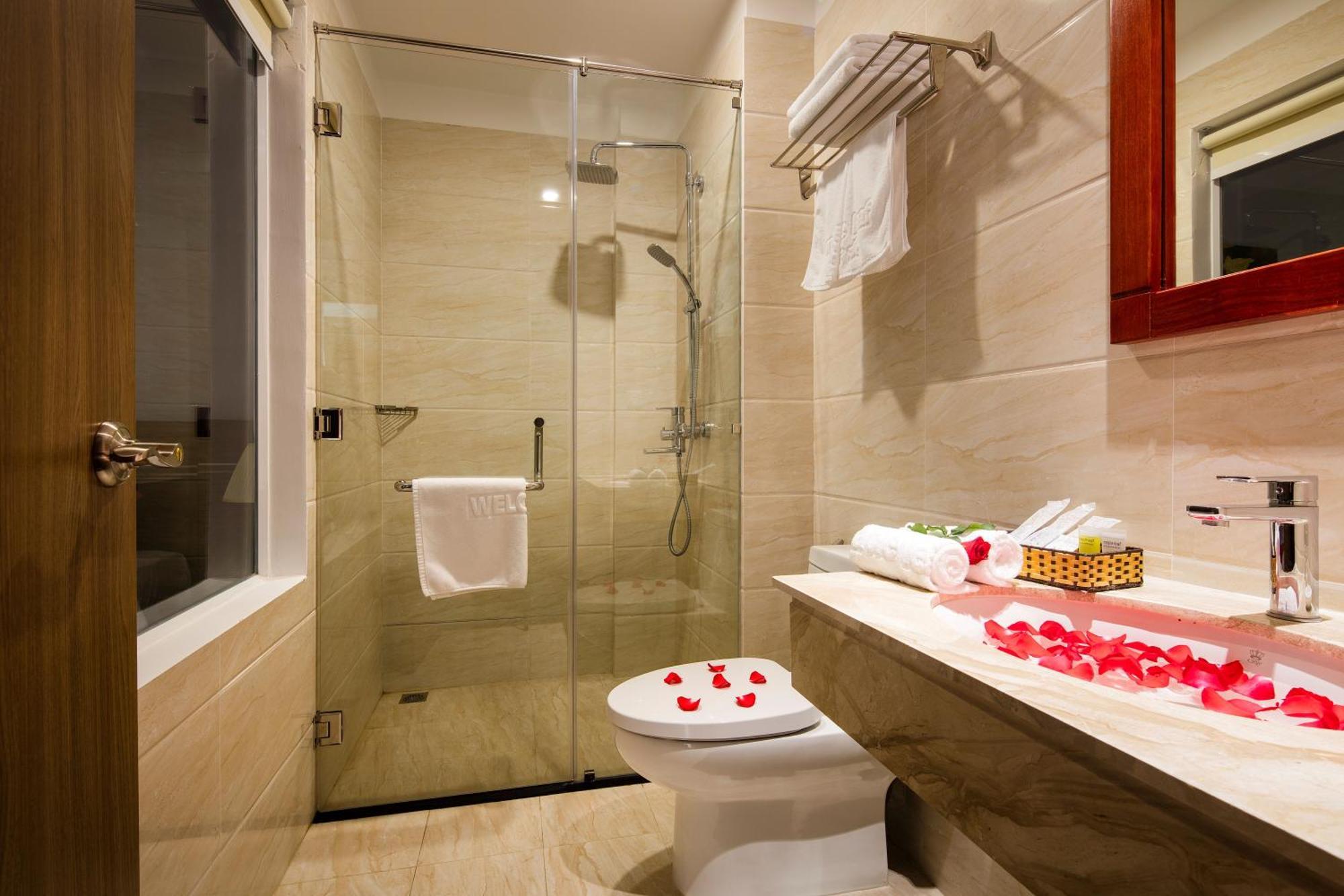 Deluxe Queen Room with Two Queen Beds