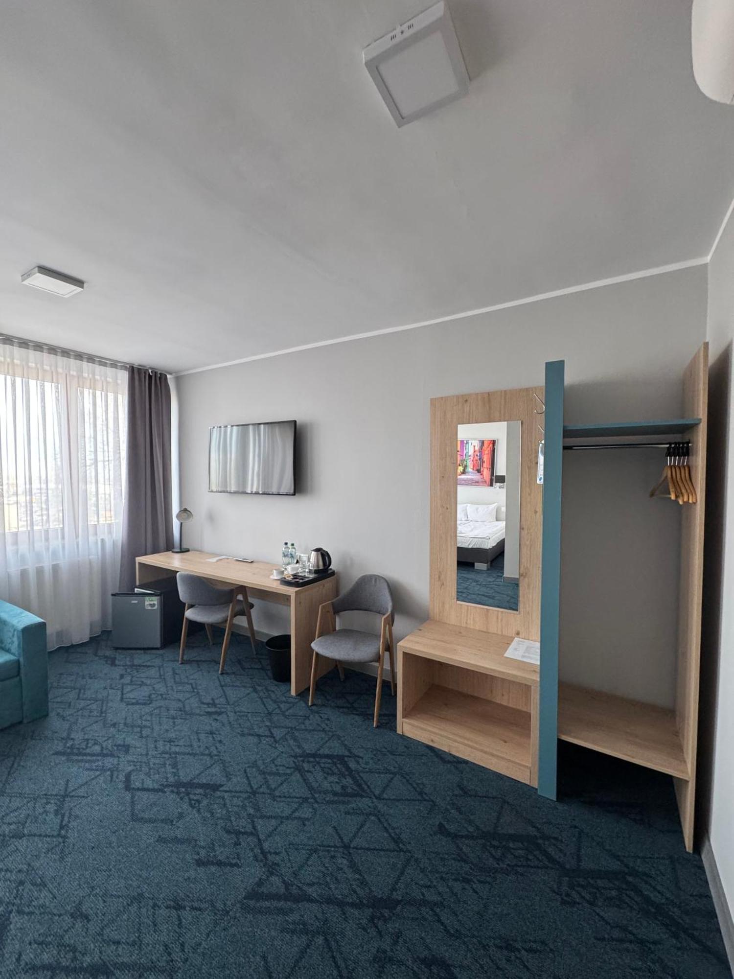 Deluxe Double Room (2 Adults + 1 Child)