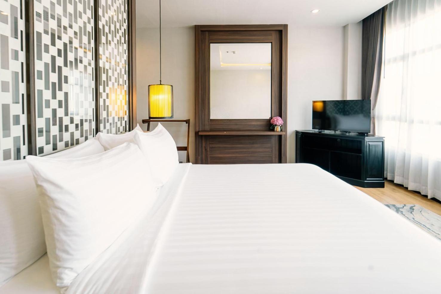 Deluxe King Room