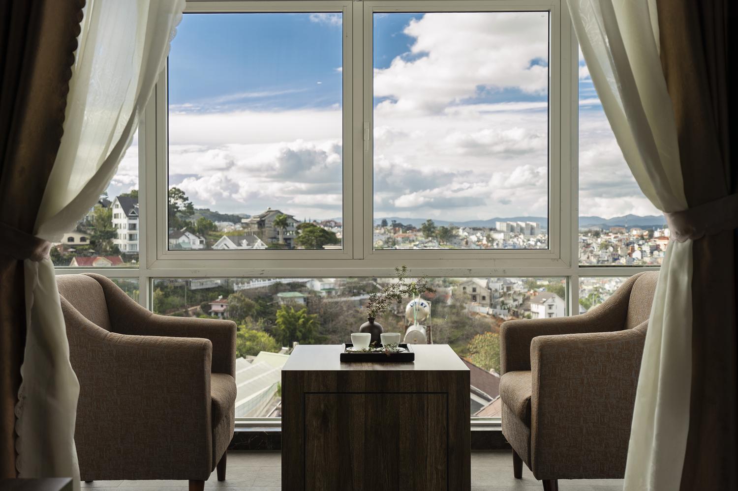 Deluxe Twin Room with City View