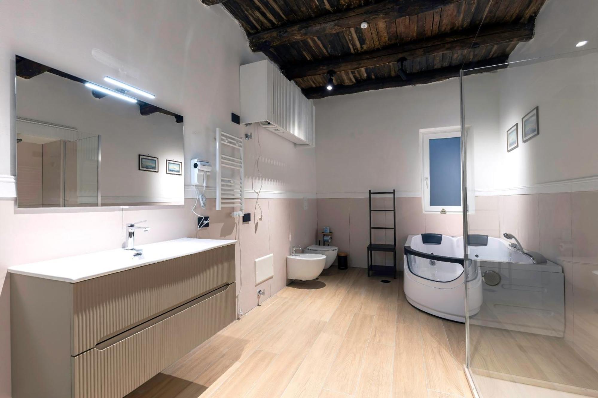 Family Suite - Separate Building