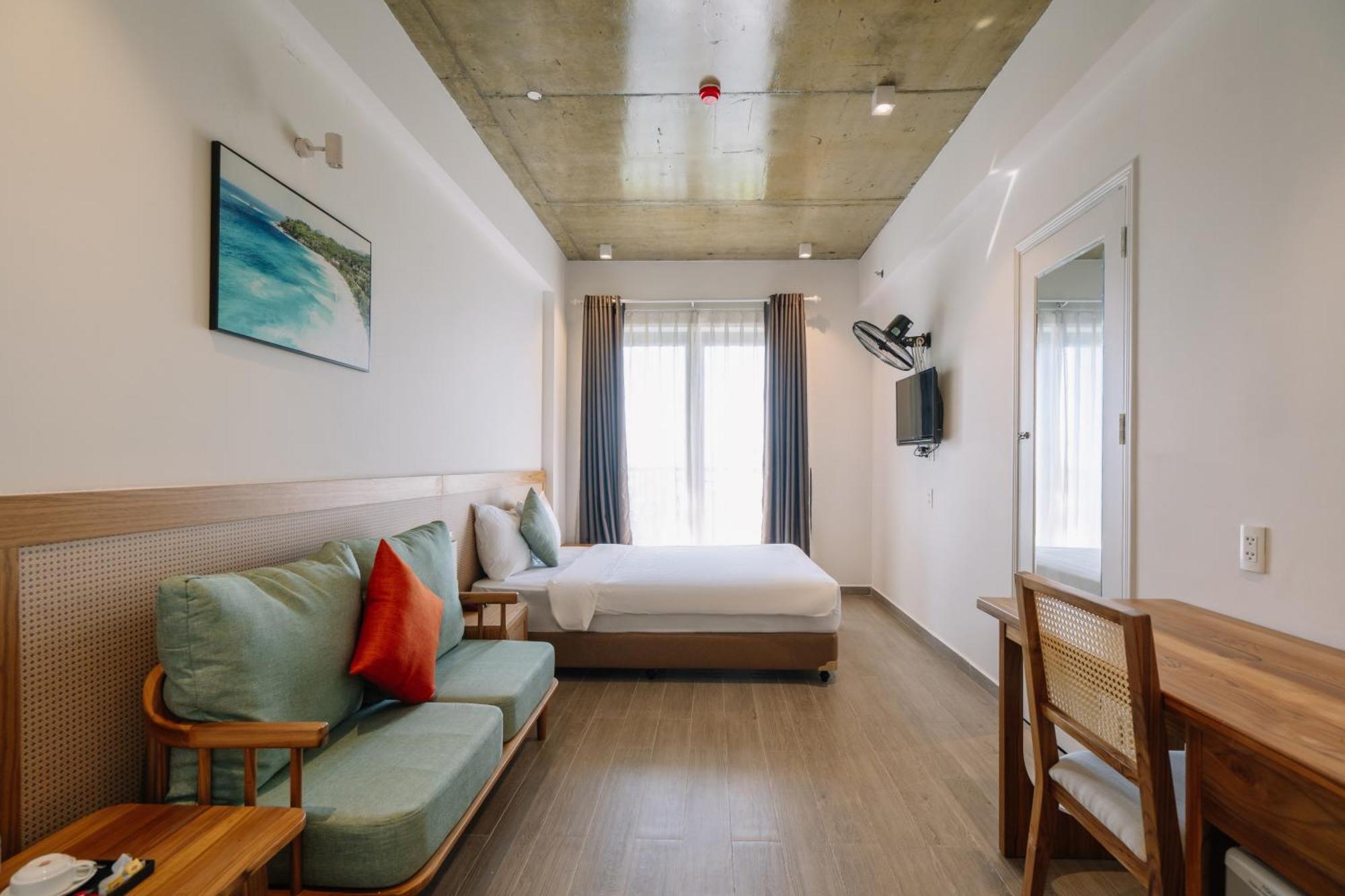 Deluxe Double Room with Balcony