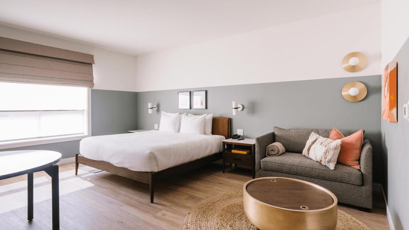King Room with Mountain View