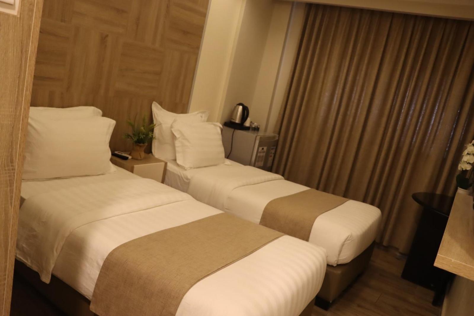 Twin Room with Shower