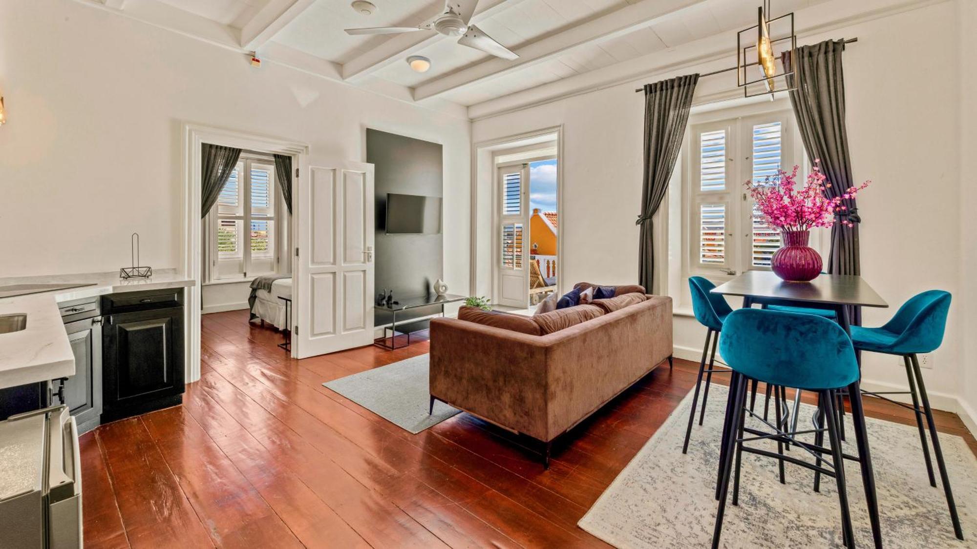 Superior King Suite