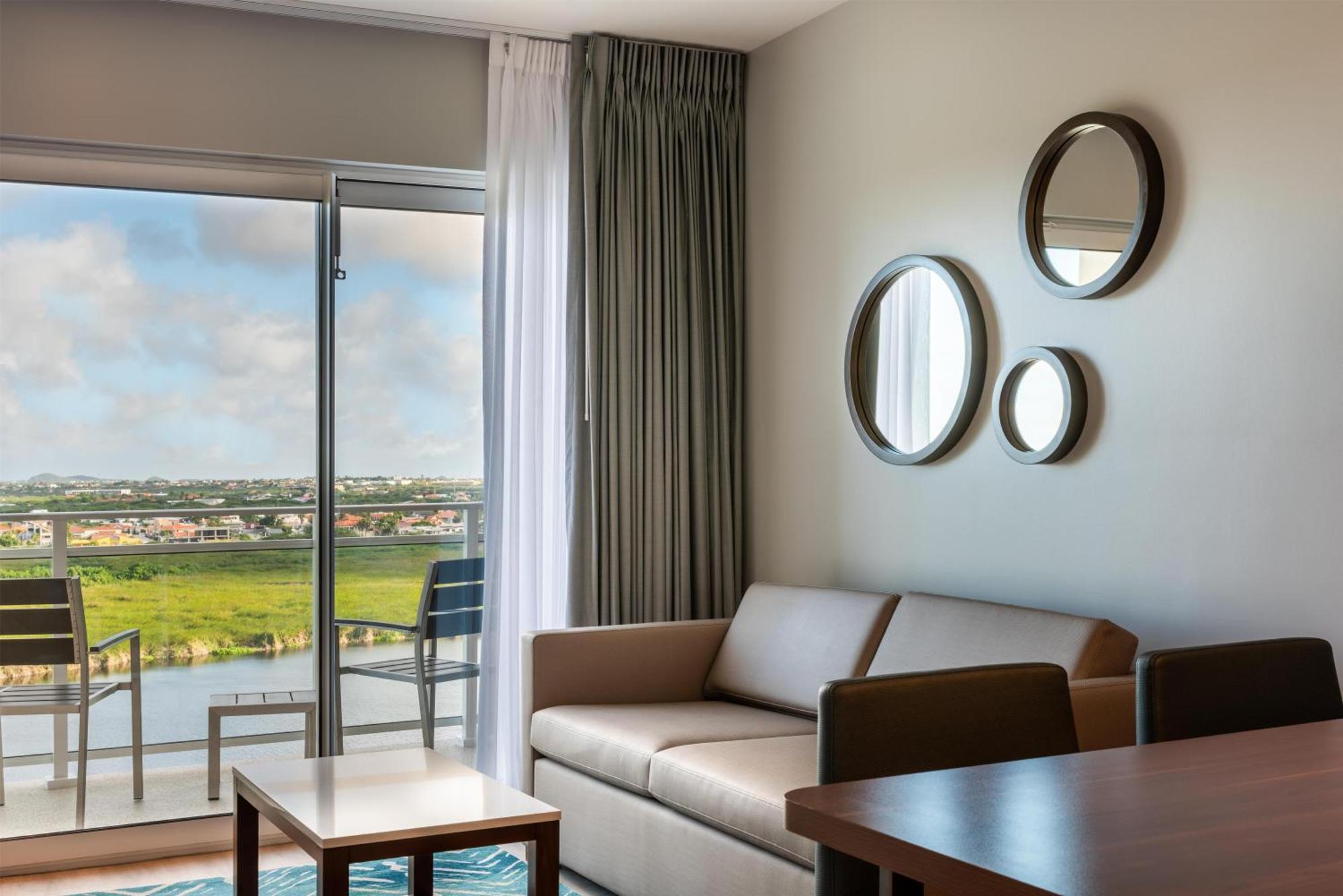 One-Bedroom Queen Suite Sunrise View