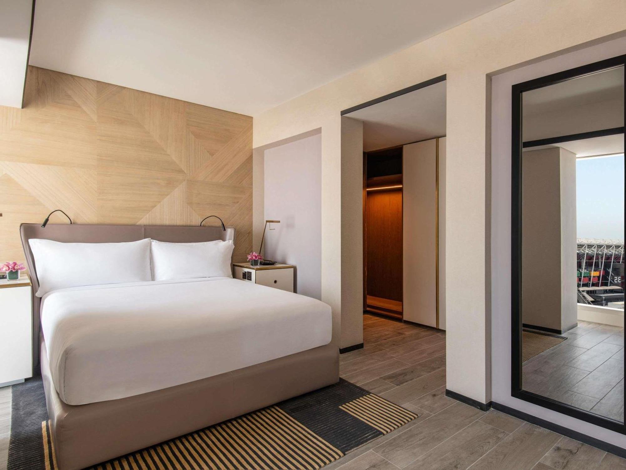 One Bedroom Premium Suite with Sea View