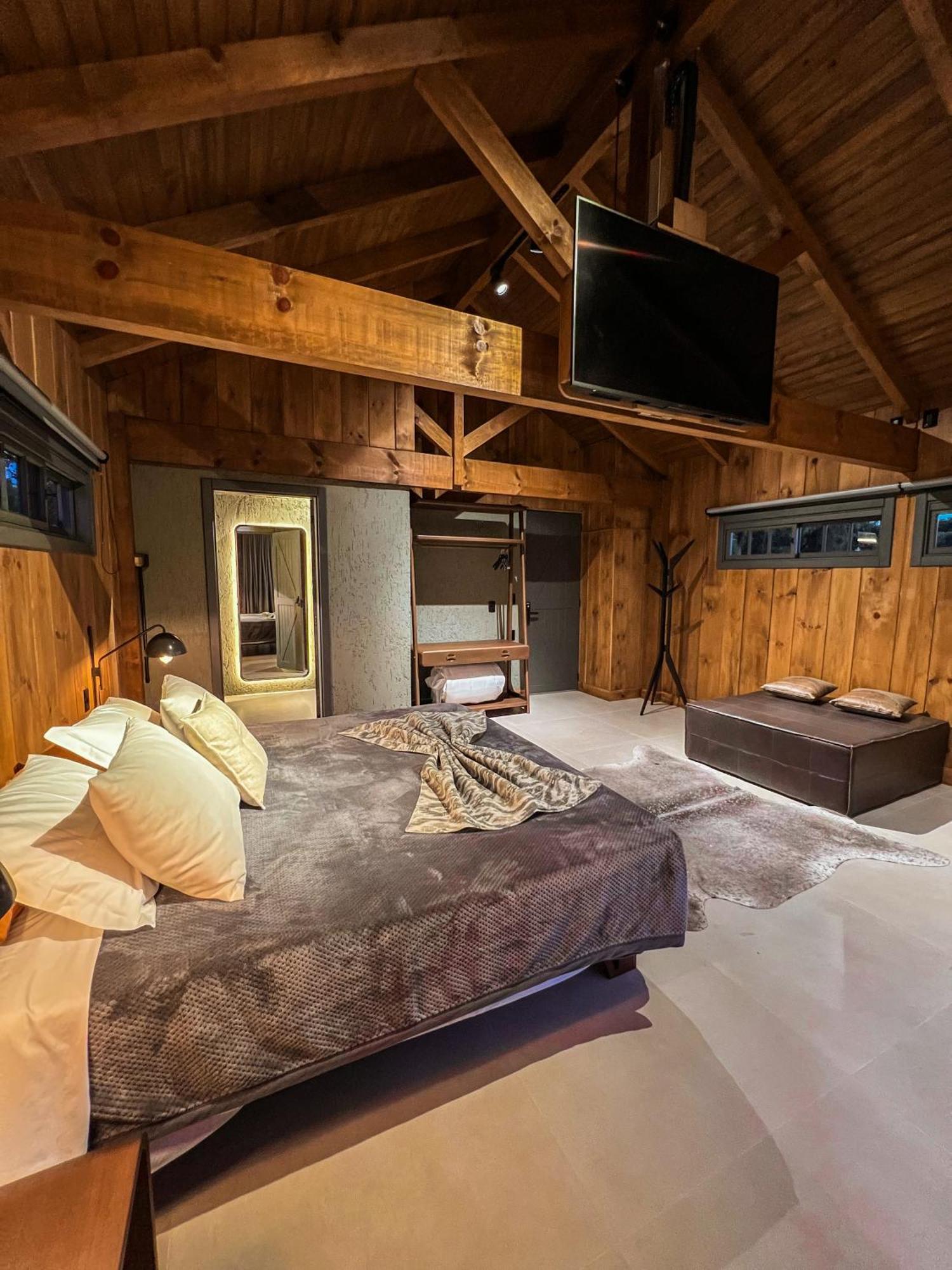 Superior King Suite
