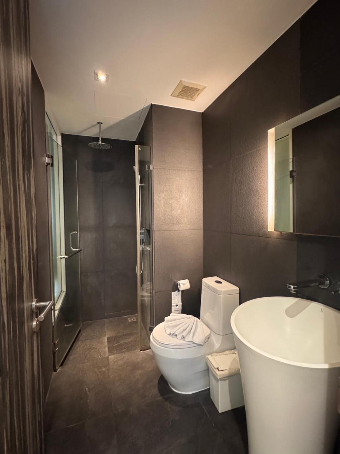 Quadruple Room with Private Bathroom