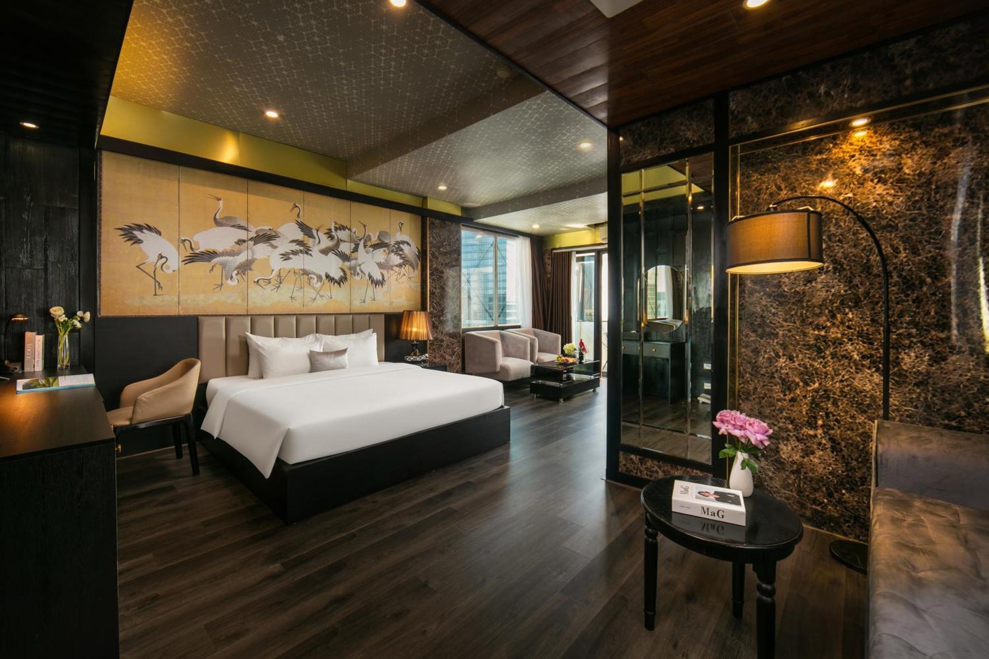 Ja Cosmo Suite Balcony with Jacuzzi