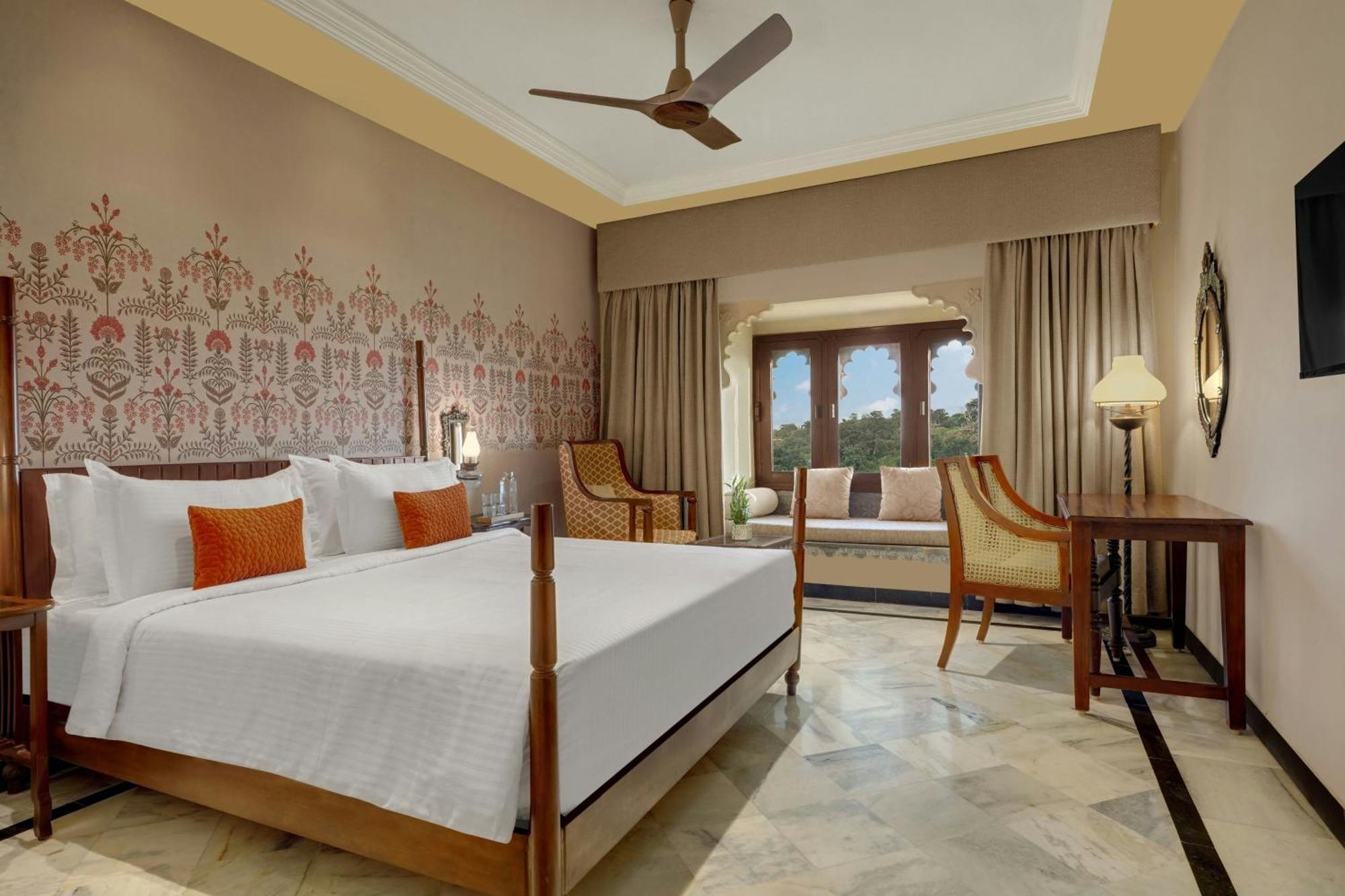 Winter Green Premium King Room with Mountain View