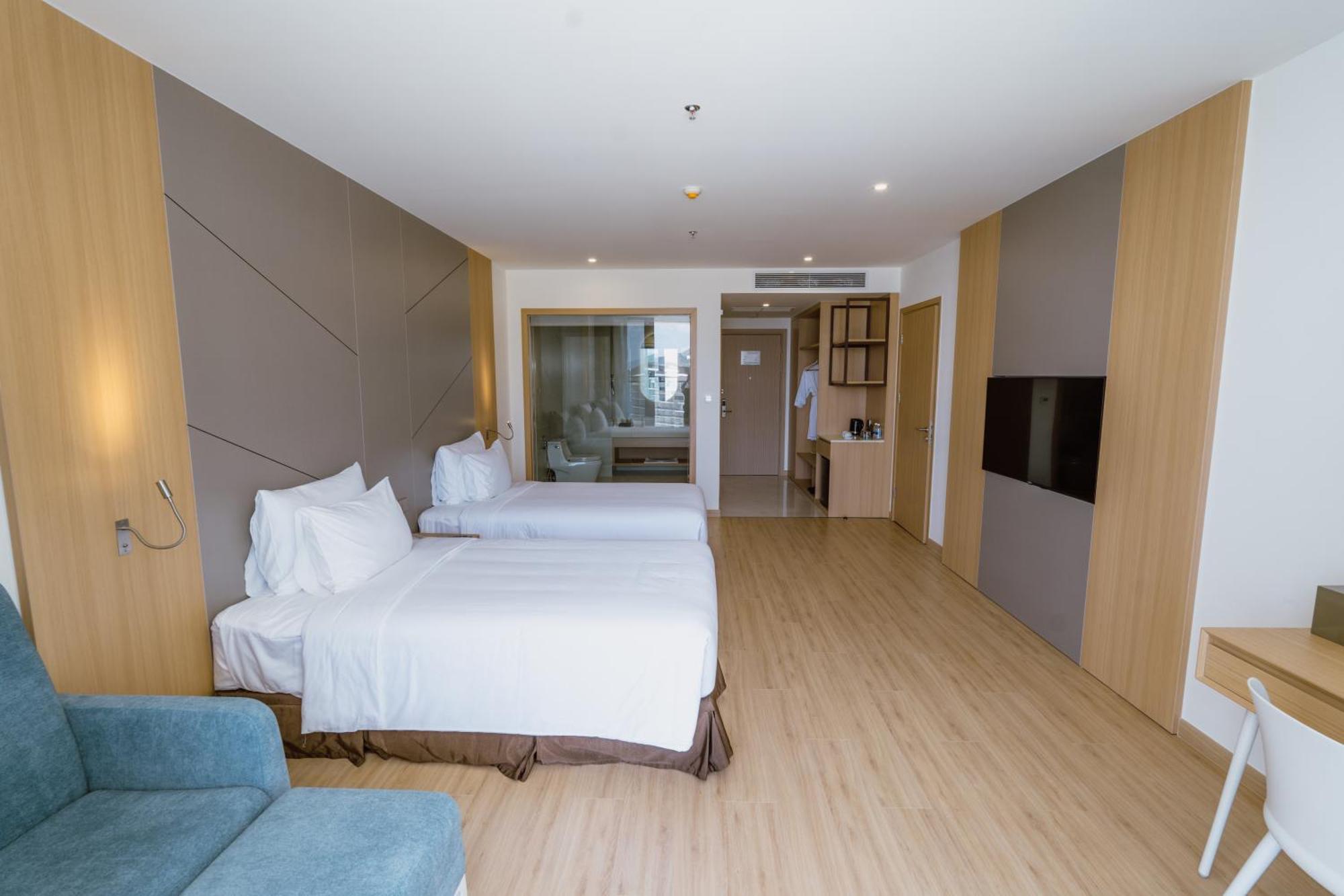 Deluxe Family Room