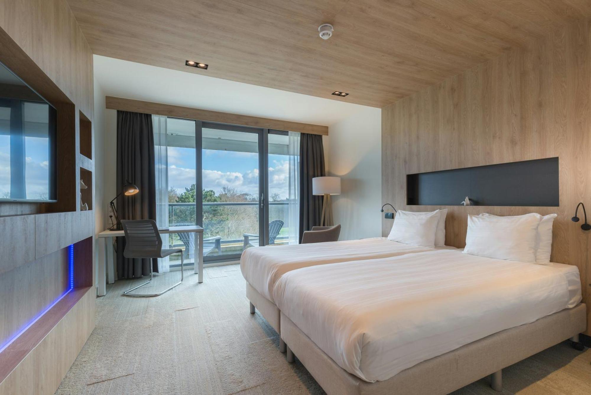 Superior Room 1 Twin Bed