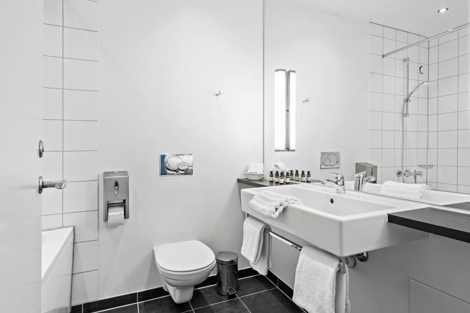 Business King Room - Non-Smoking