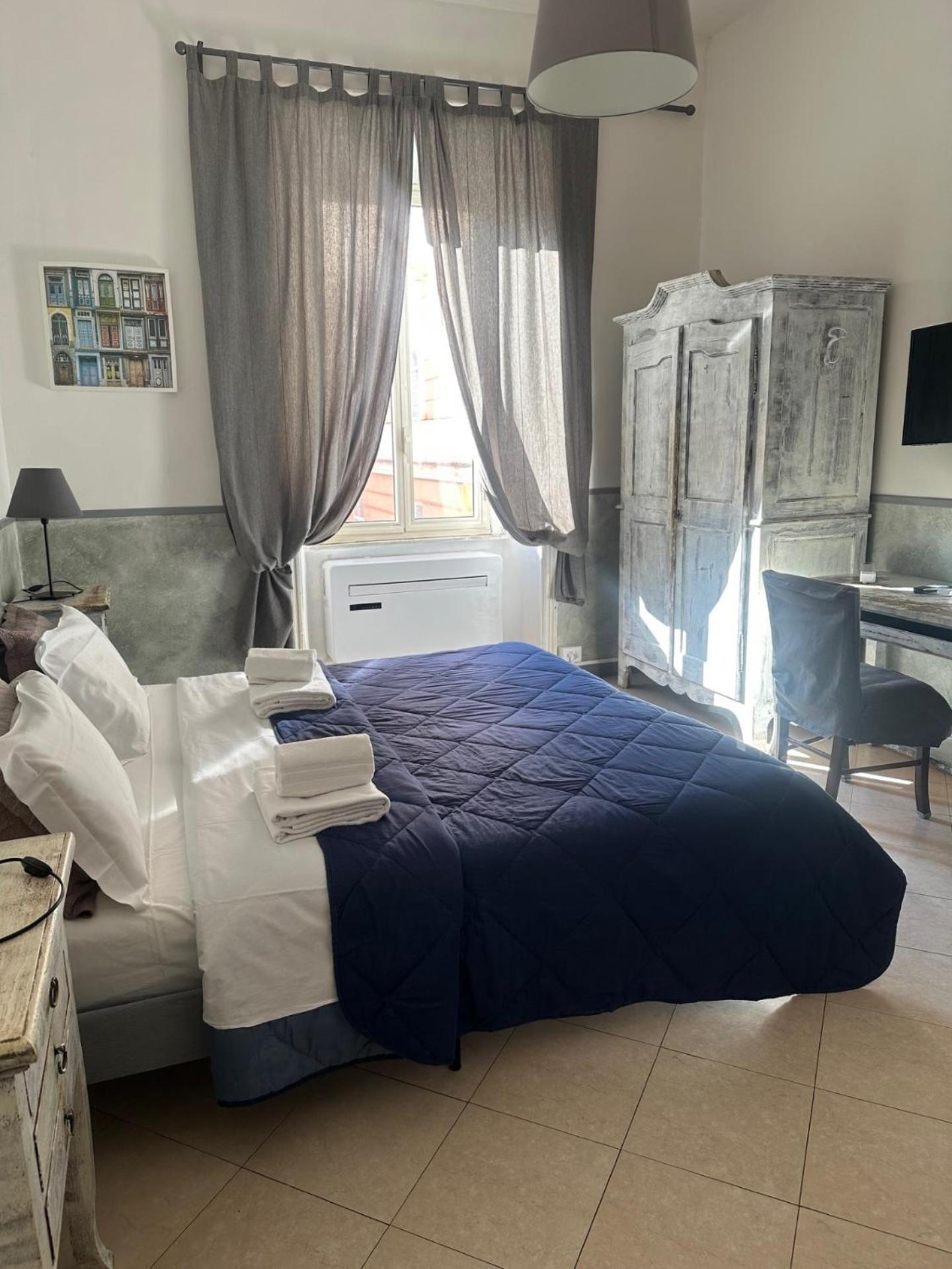 Triple Room with Private External Bathroom