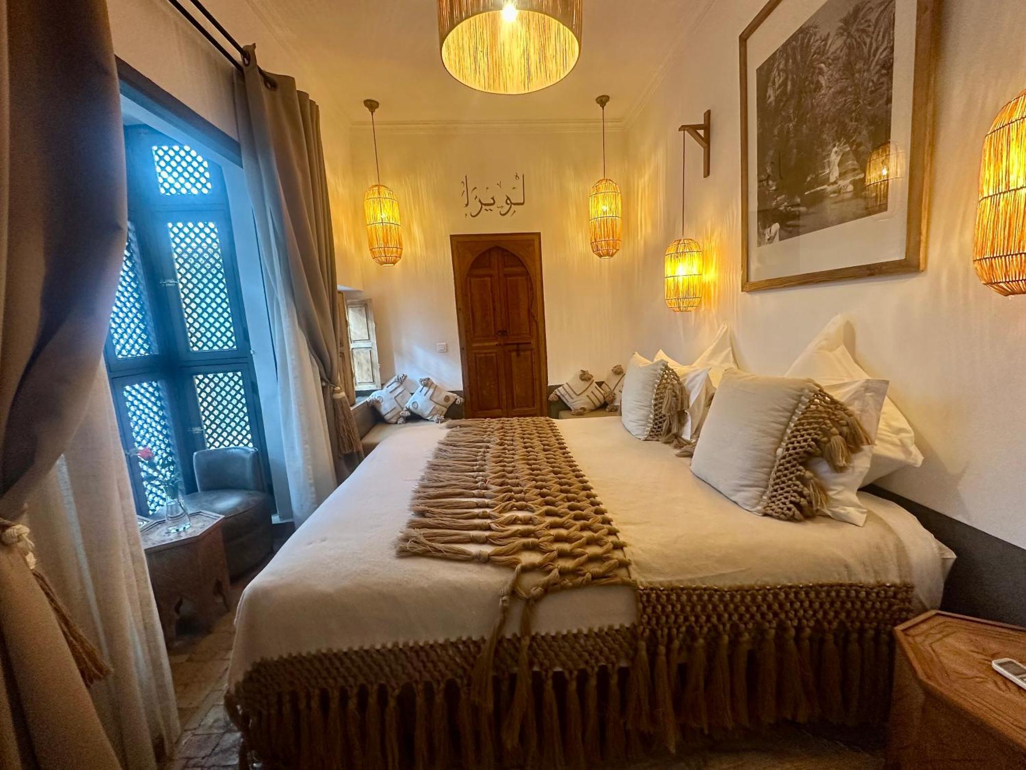 Comfort Double Room with Private Bathroom (LUISA)