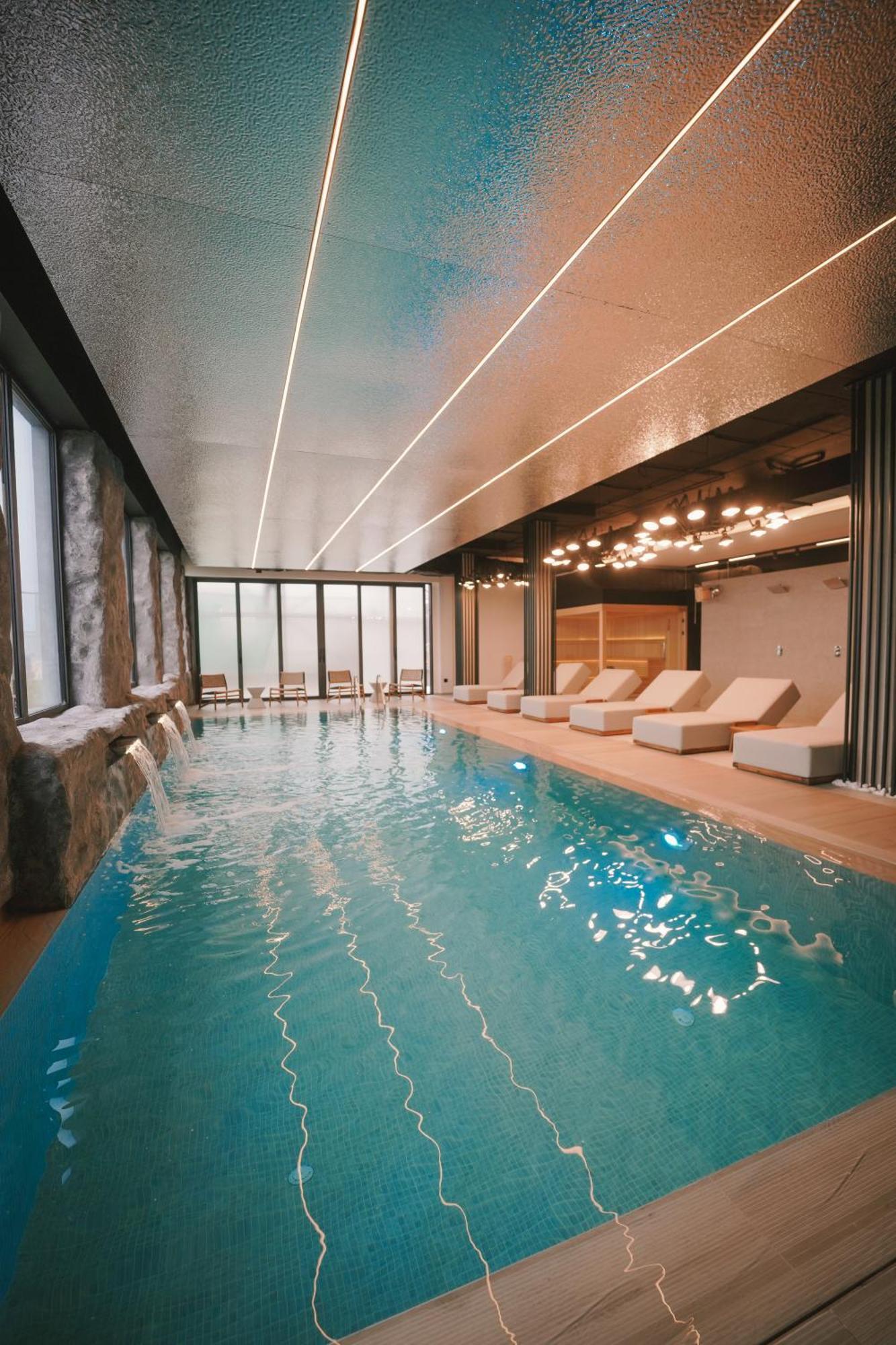 Premium Two-Bedroom Apartment with Balcony, Terrace and Free Spa Access