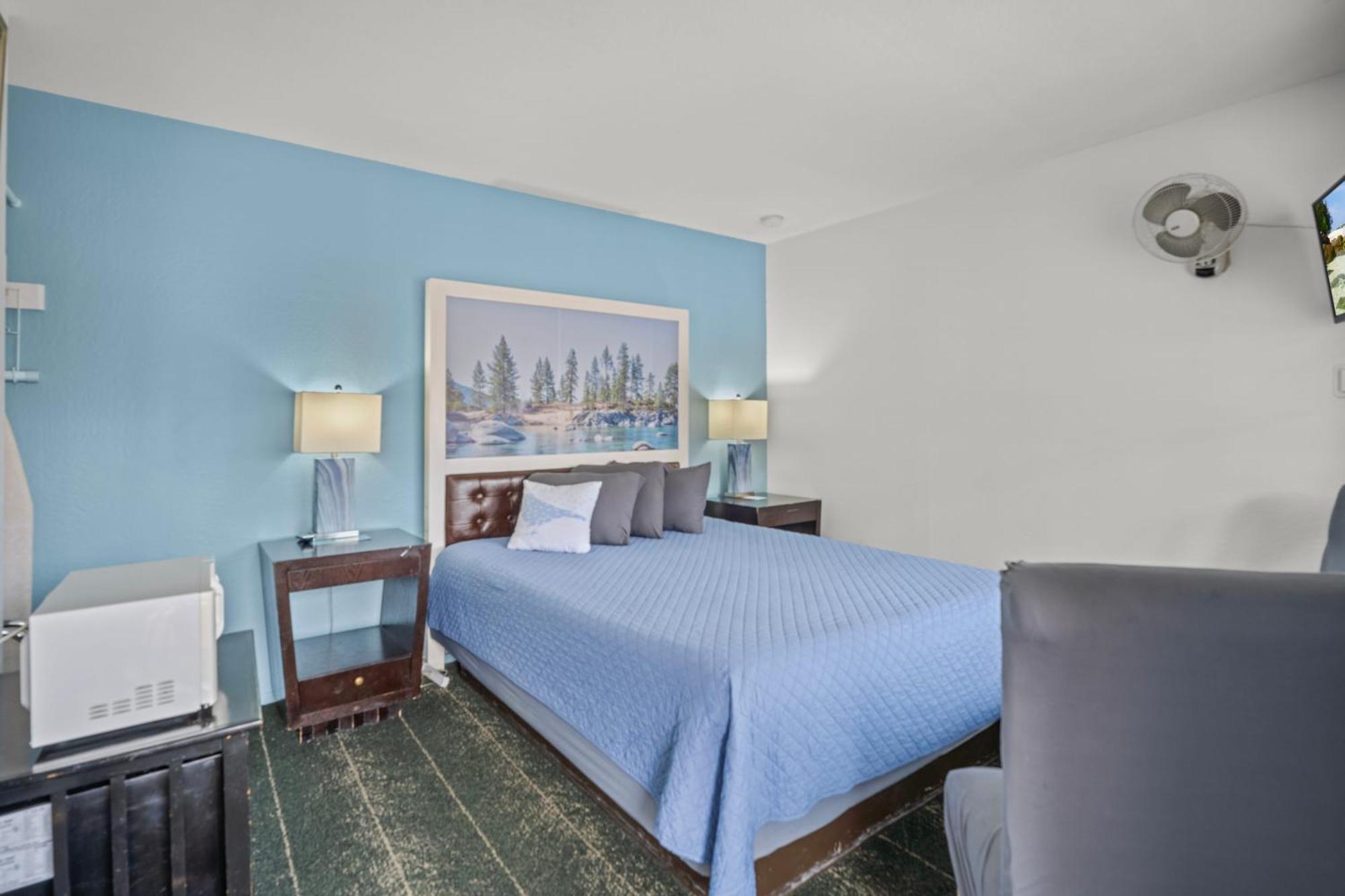 Standard Queen Room