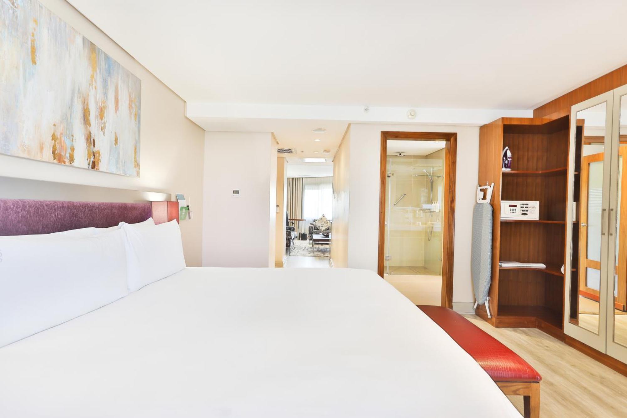 Premium King Room