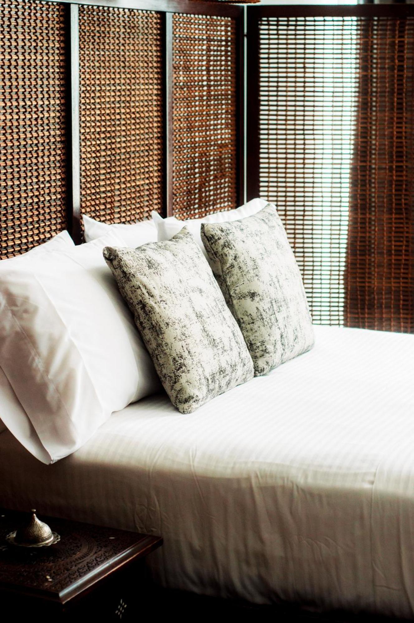 Deluxe Room (2 Adults + 1 Child)