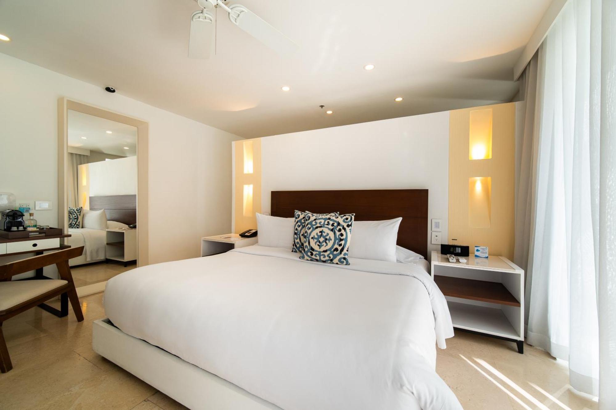 Junior King Suite with Garden View