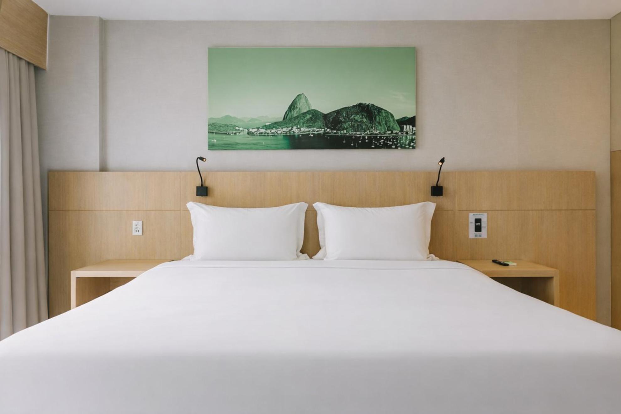 Luxury Room with King-Size Bed