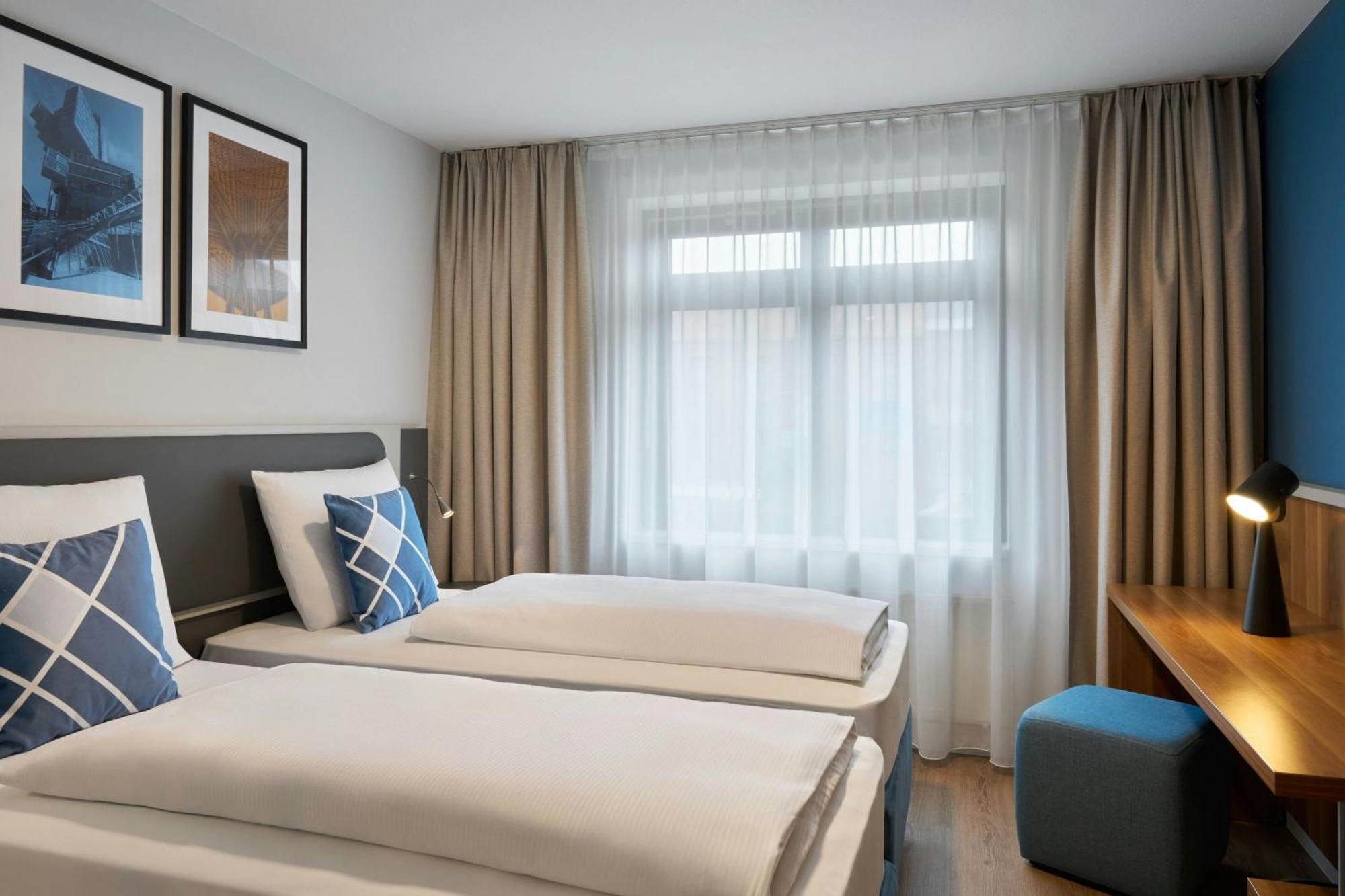 Standard Twin Room with Garden View