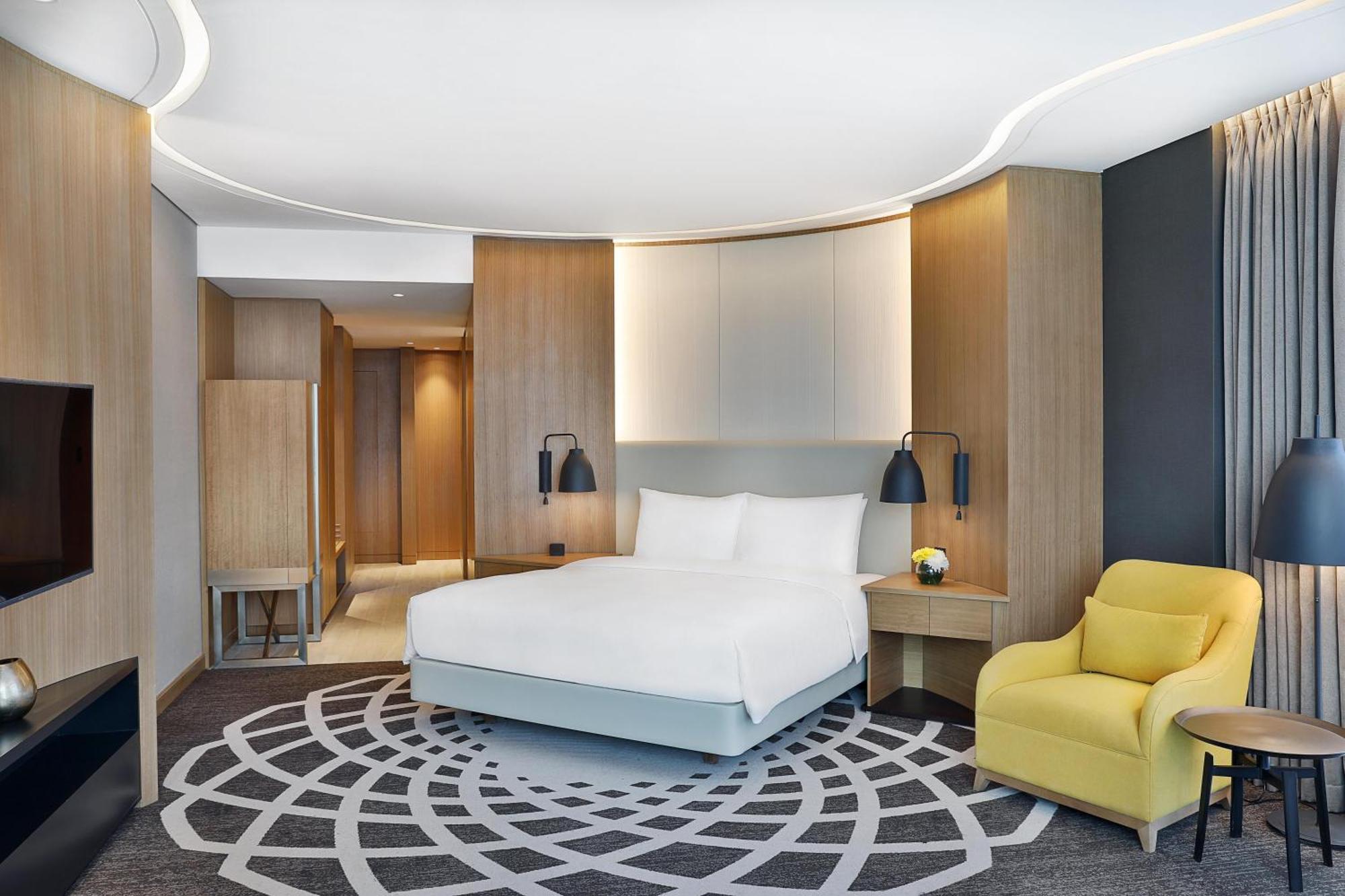 Corner Junior King Suite