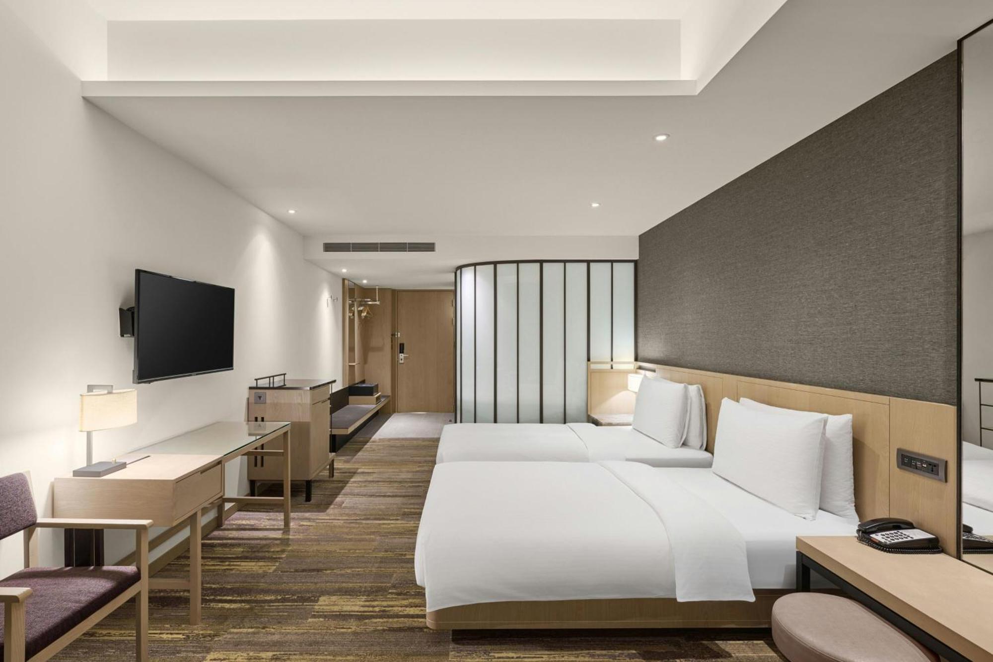 Premier Twin Room with City View