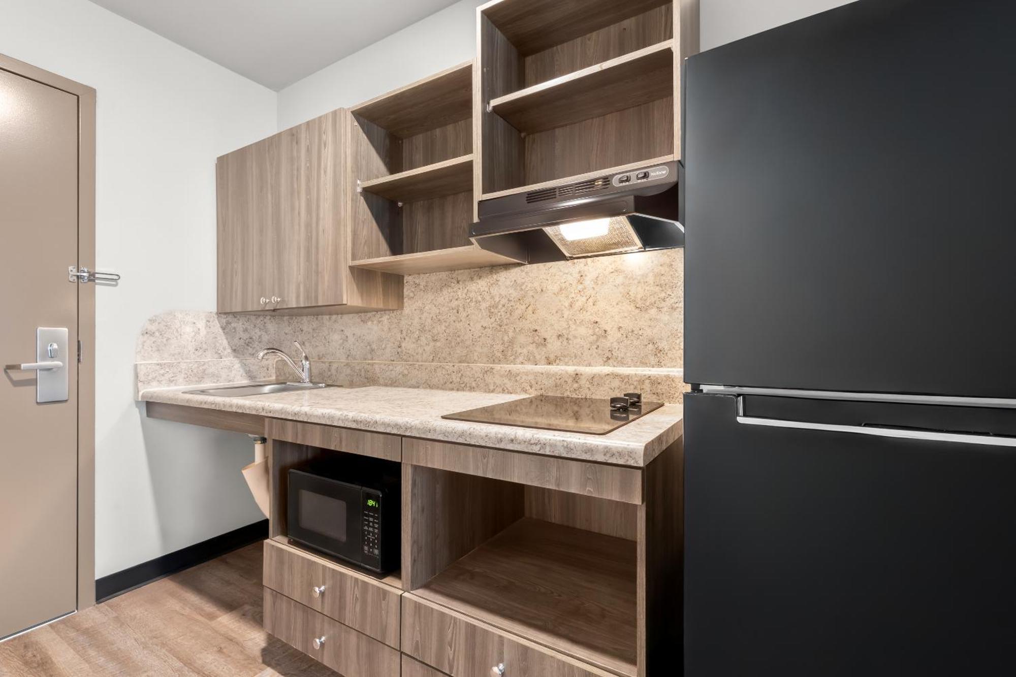 King Suite with Tub - Disability Access/Non Smoking