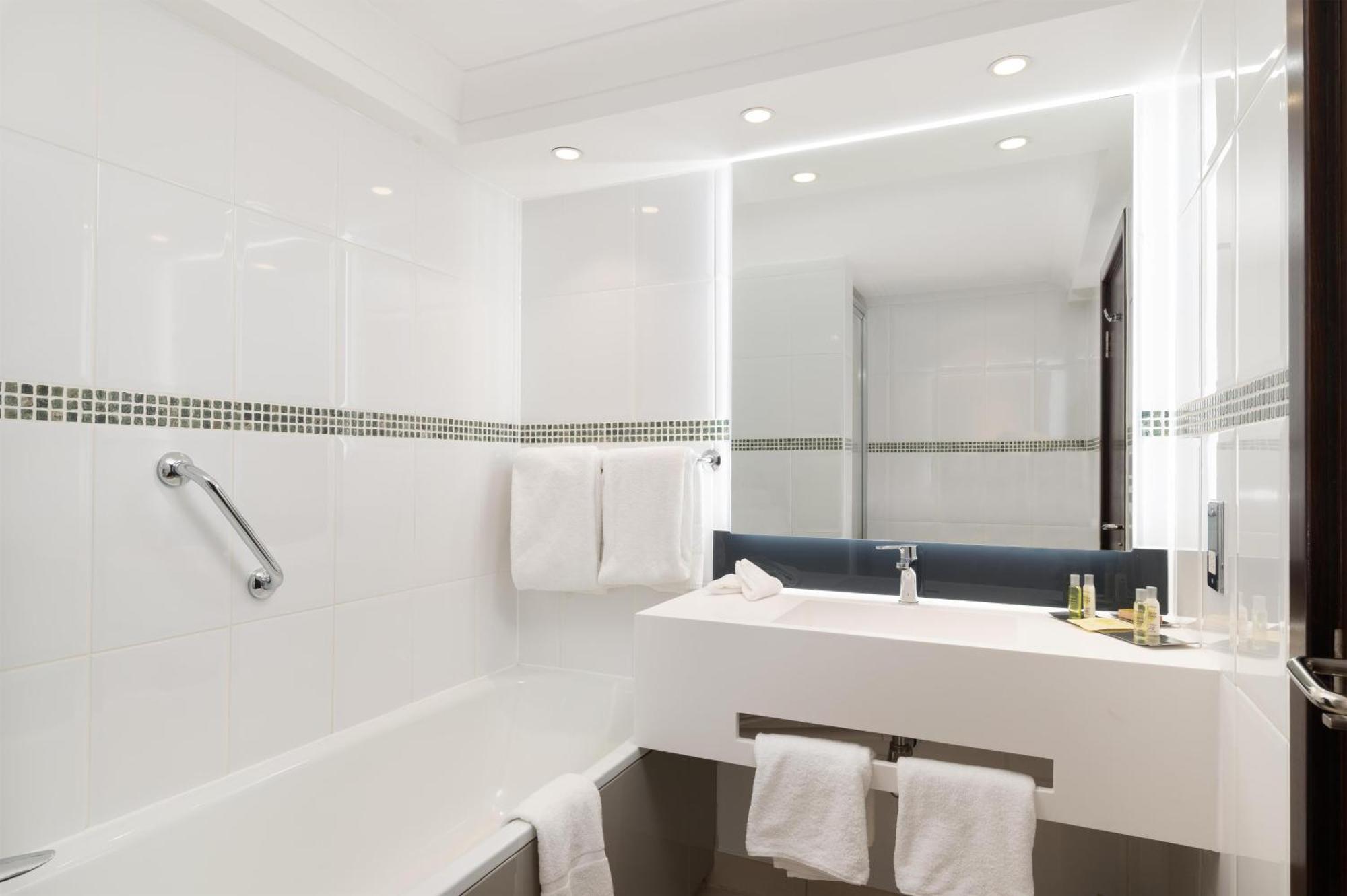 Corner Suite