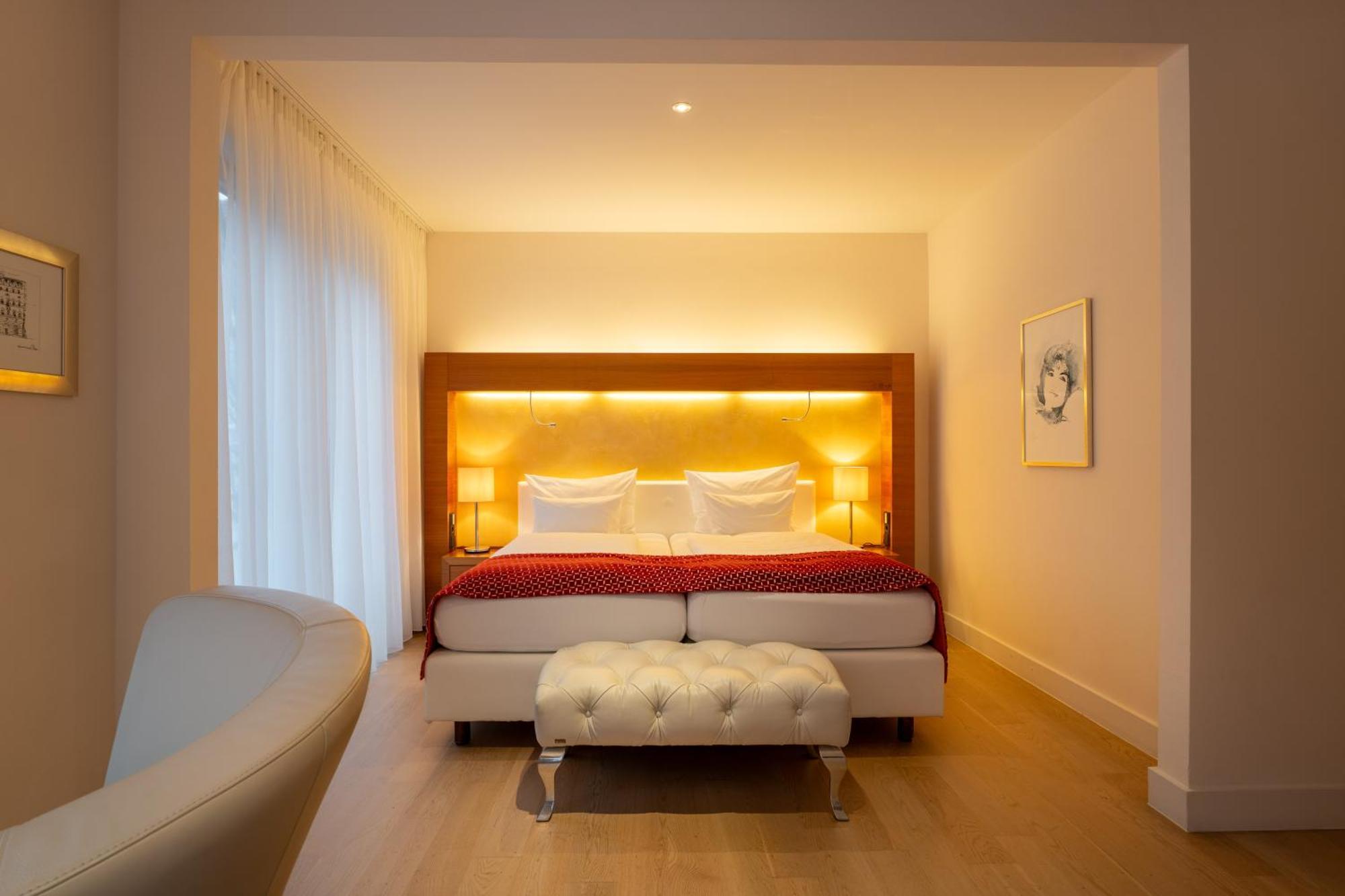 Junior Suite (street view)