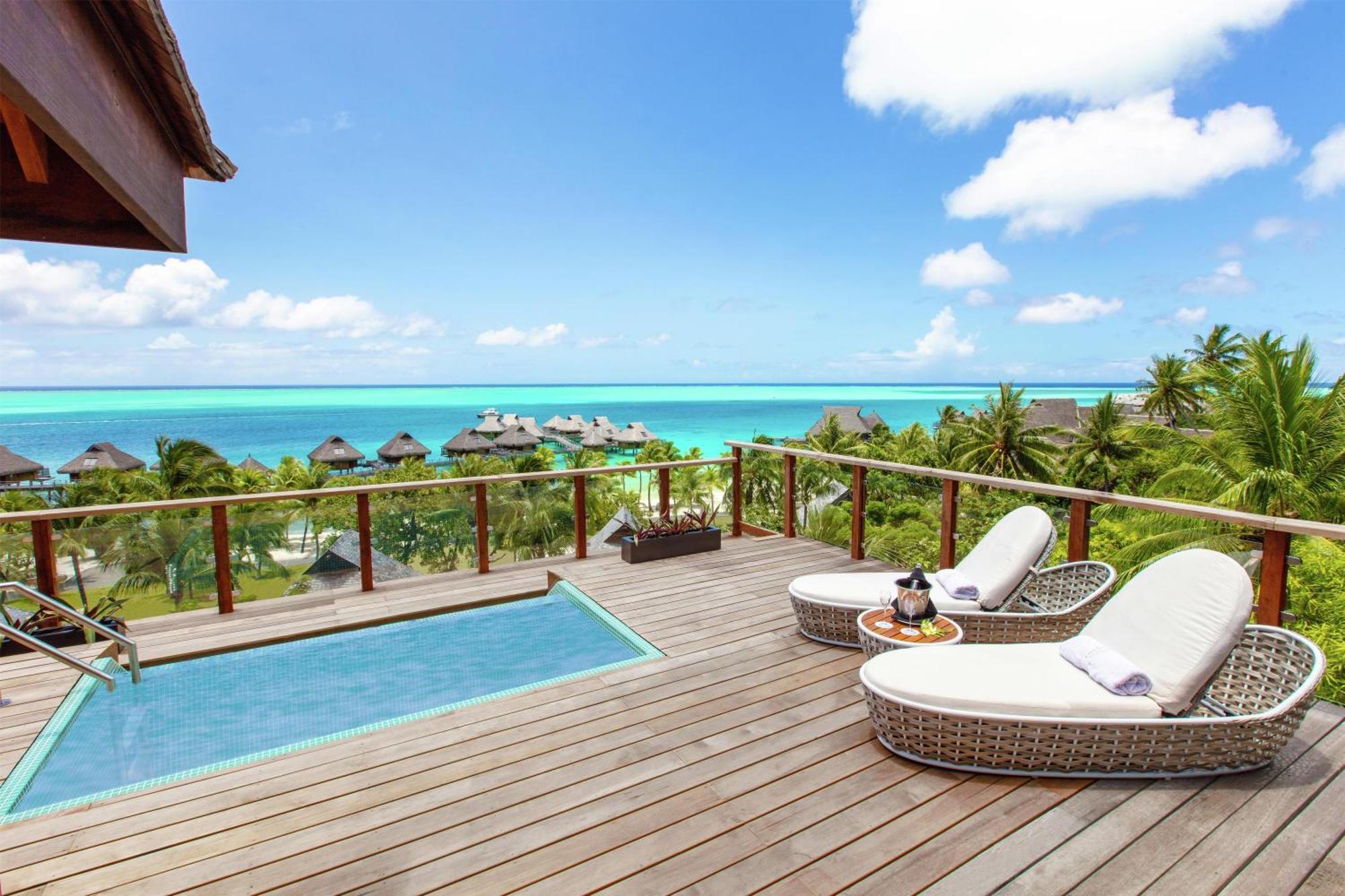 Villa with Pool and Lagoon View