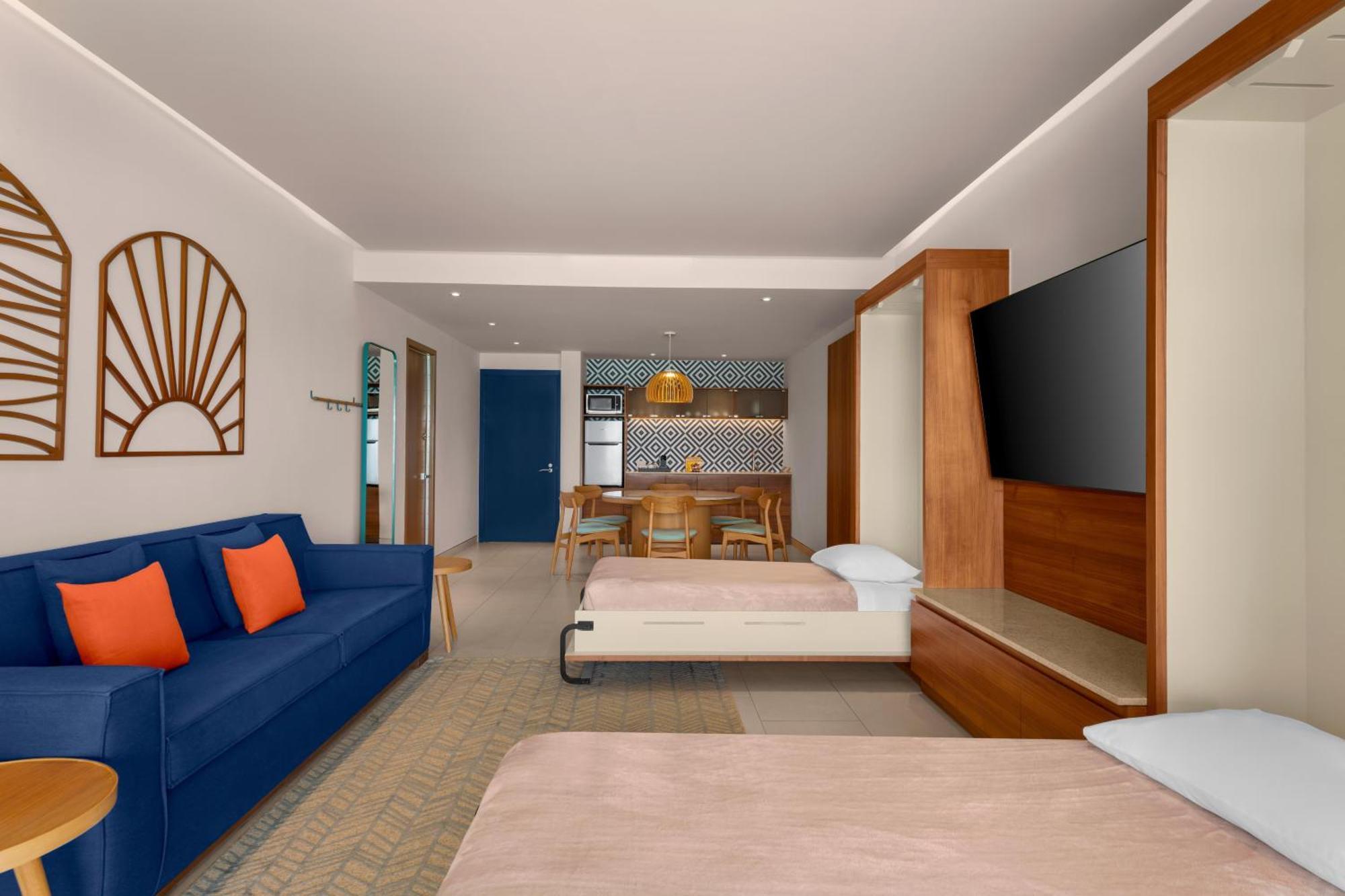 Enclave Beachfront Suite One King Two Murphy Beds