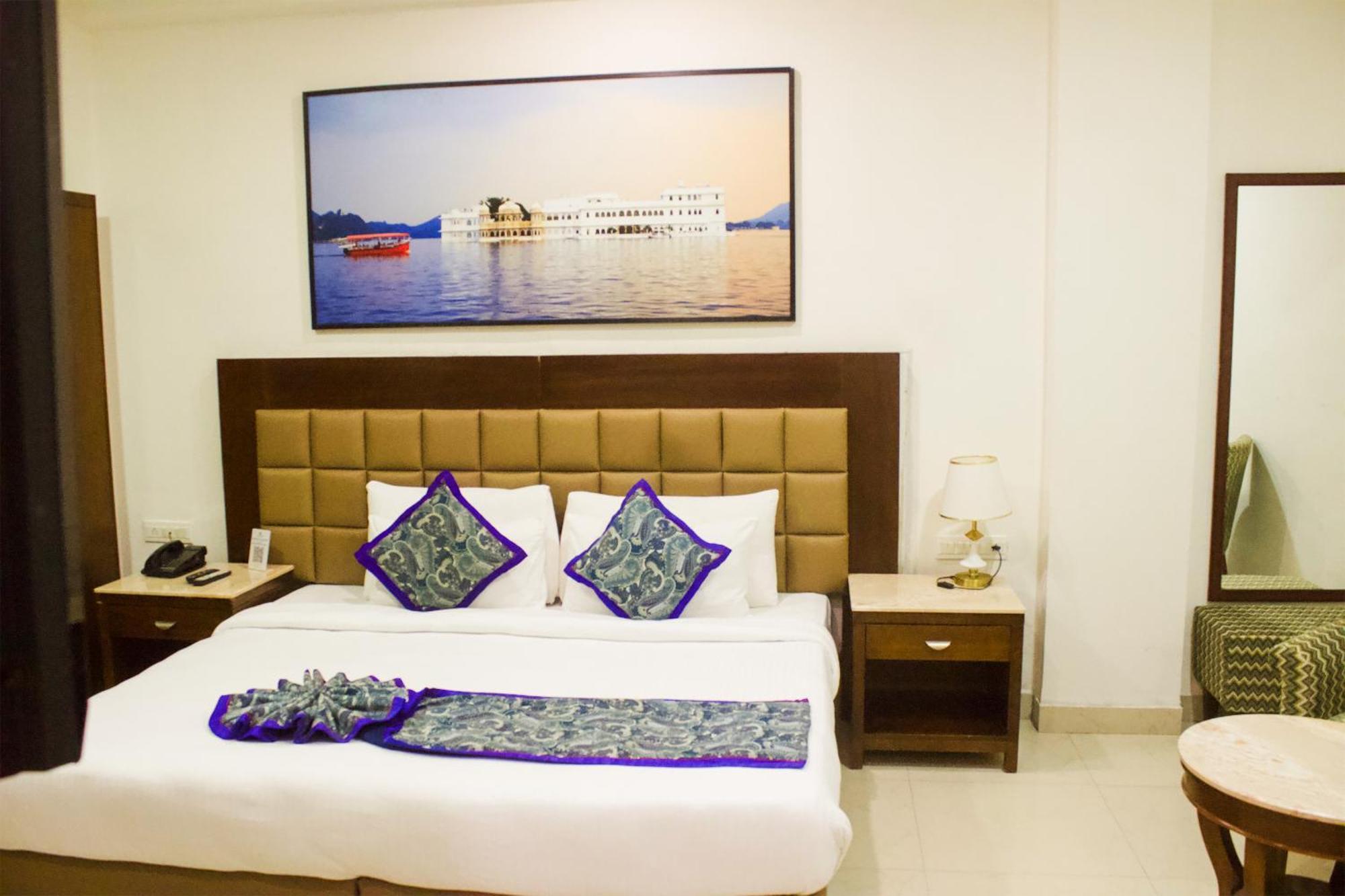 Deluxe Double or Twin Room