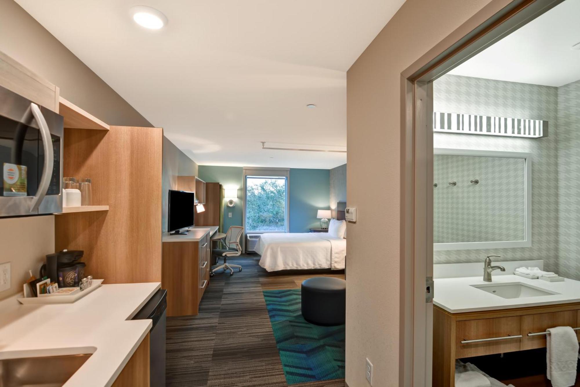 King Studio Suite - Hearing Access/Non-Smoking