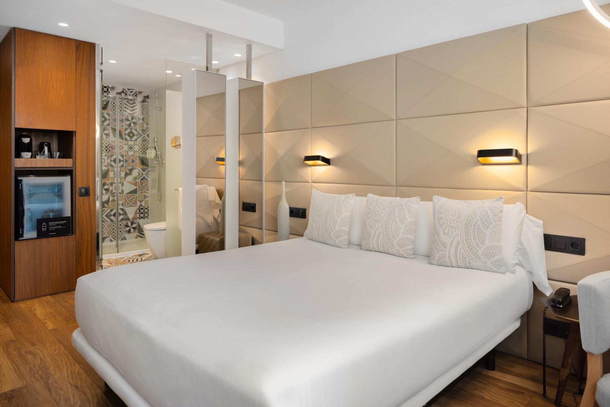 Double Room (1 Adult)