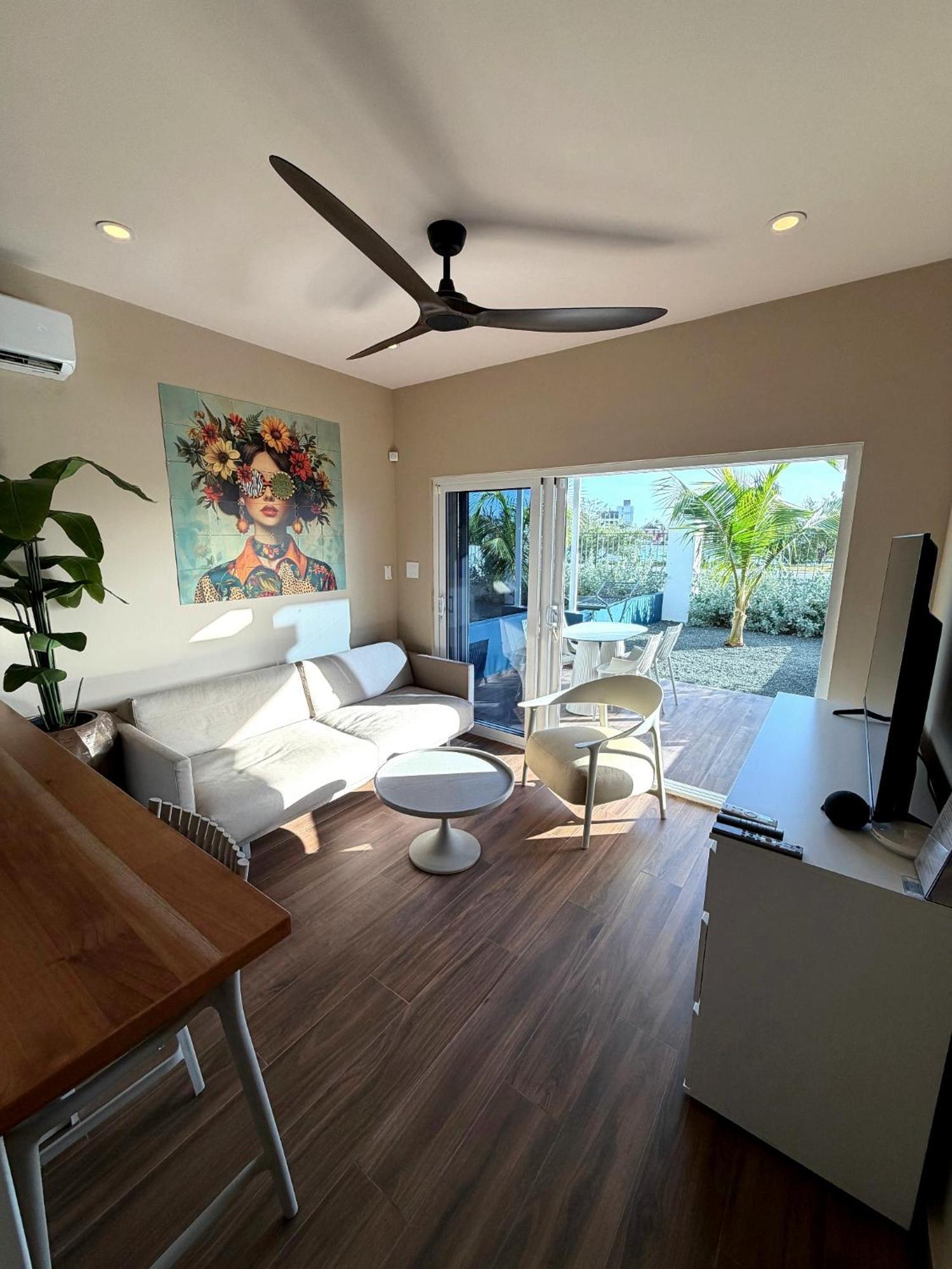 Deluxe Studio Apartment with Harbour View
