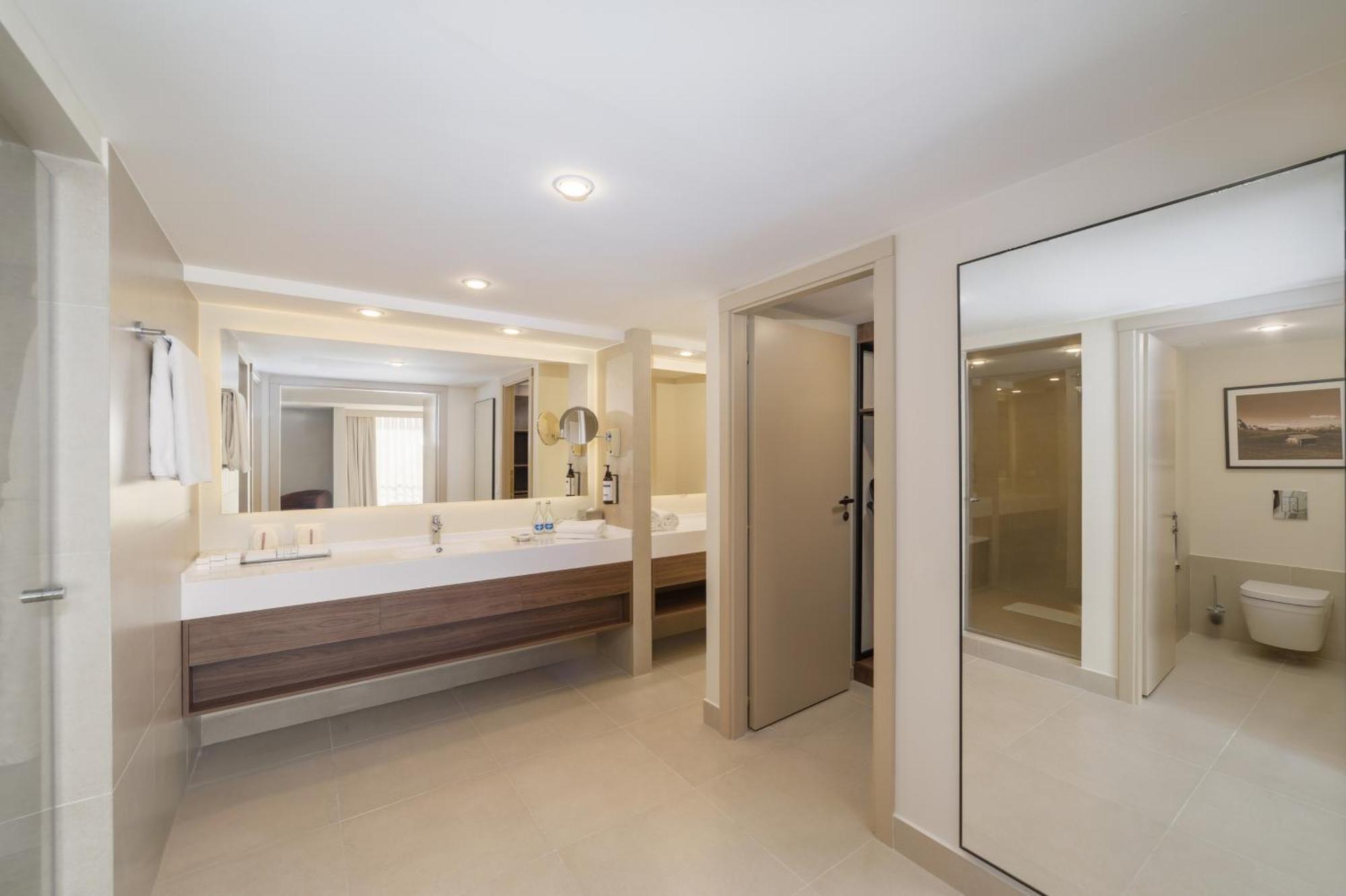 Executive King Suite