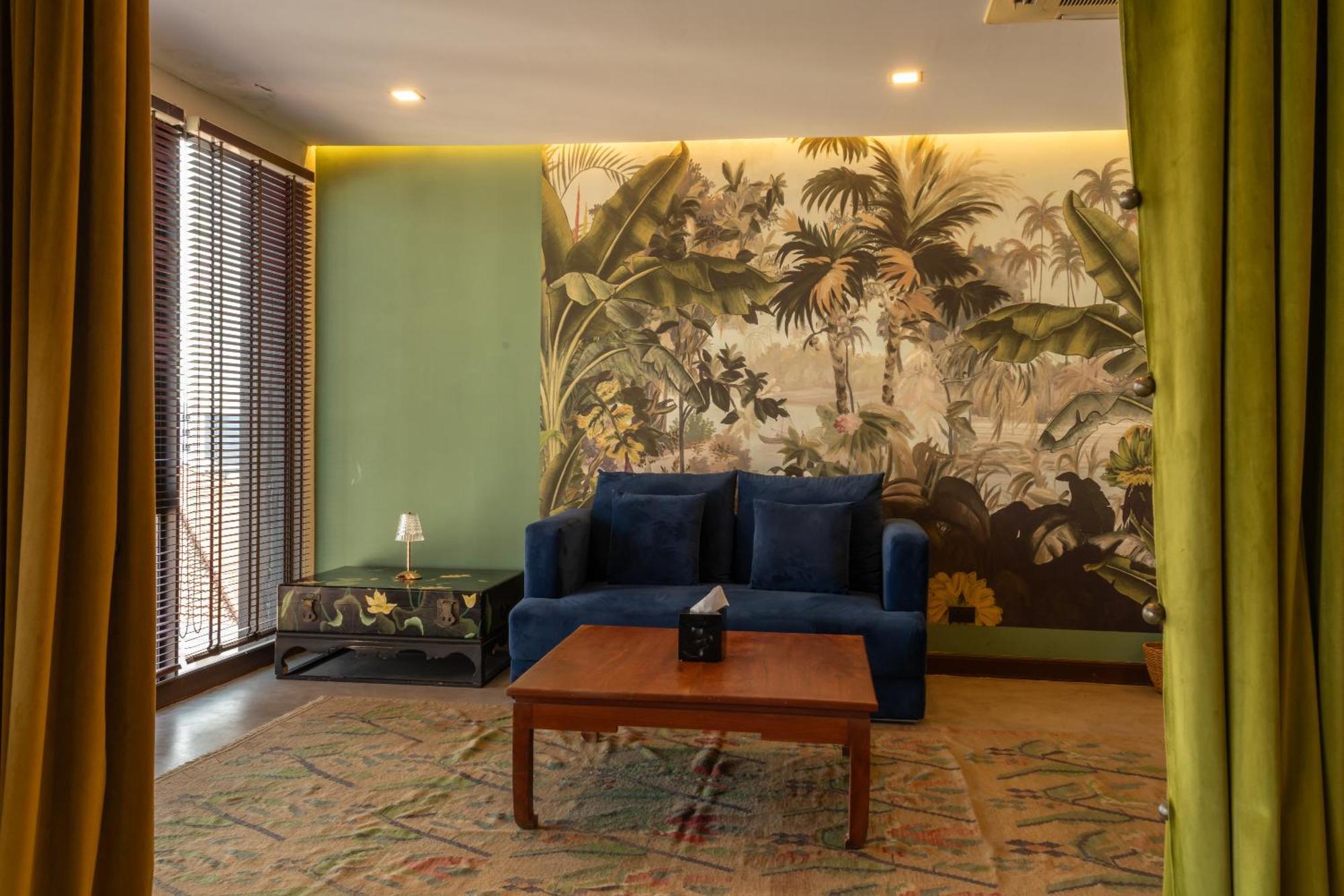 Poet Suite