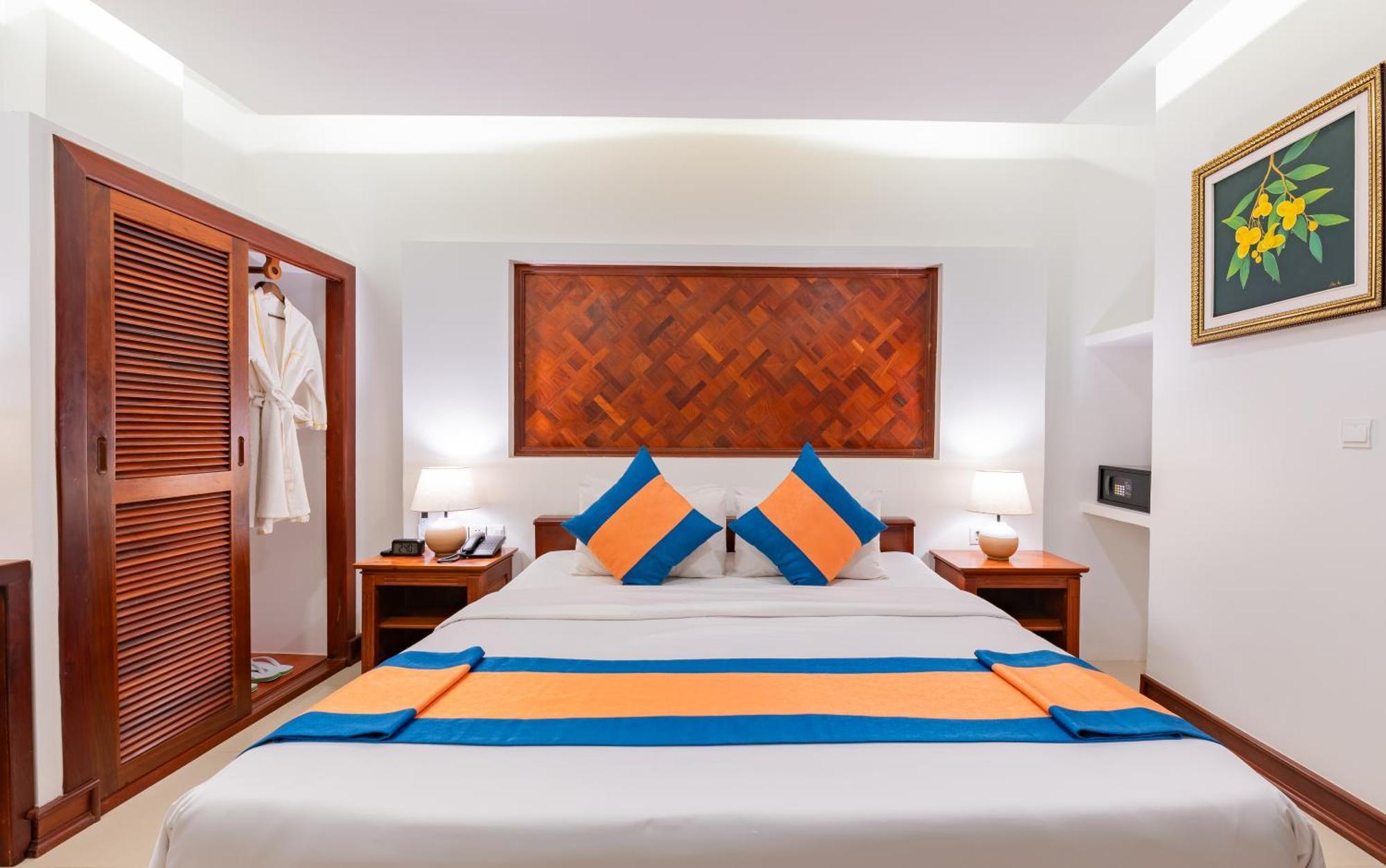 Deluxe Double Room with Balcony