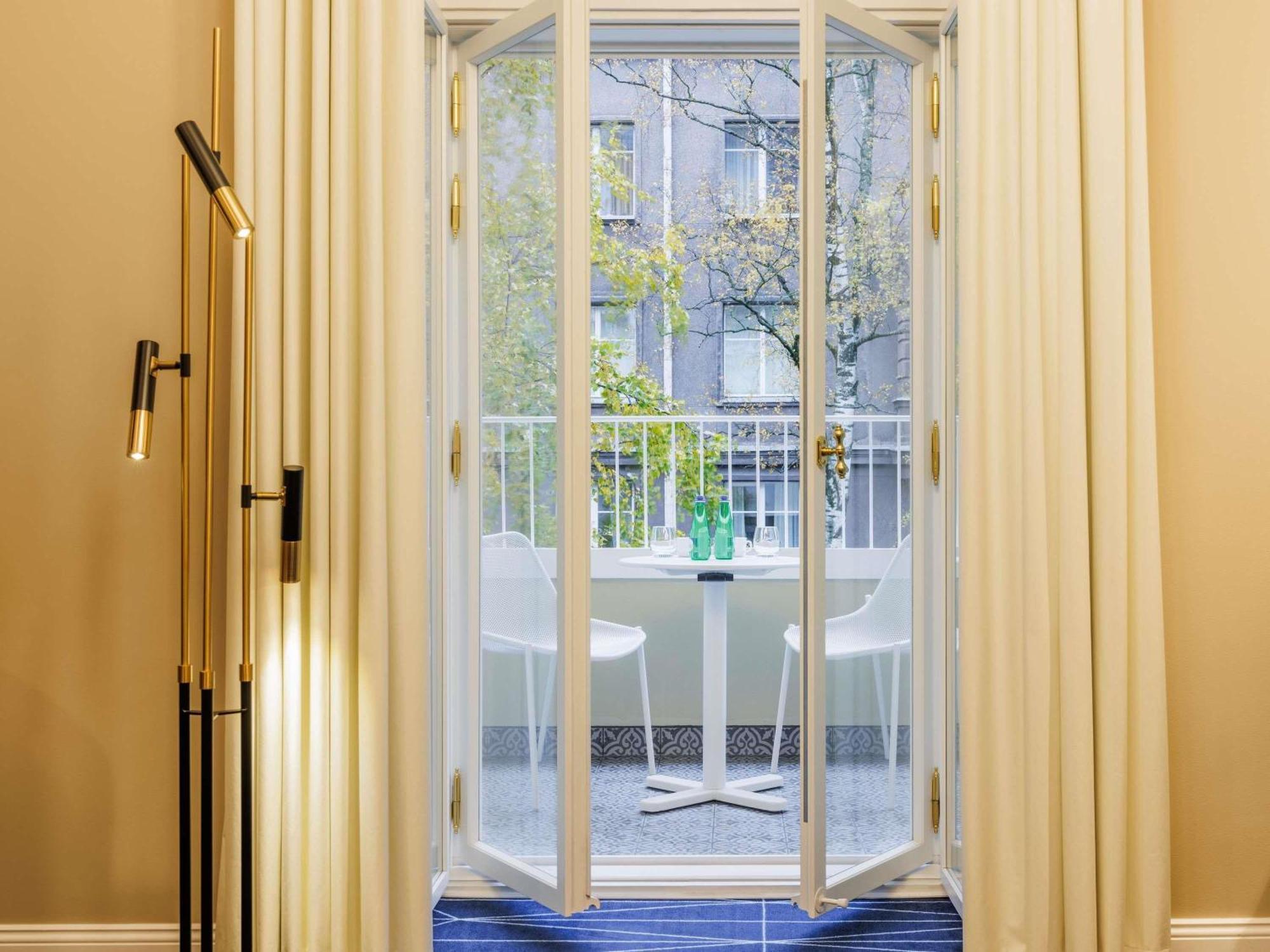Deluxe Suite with One Double Bed and Balcony
