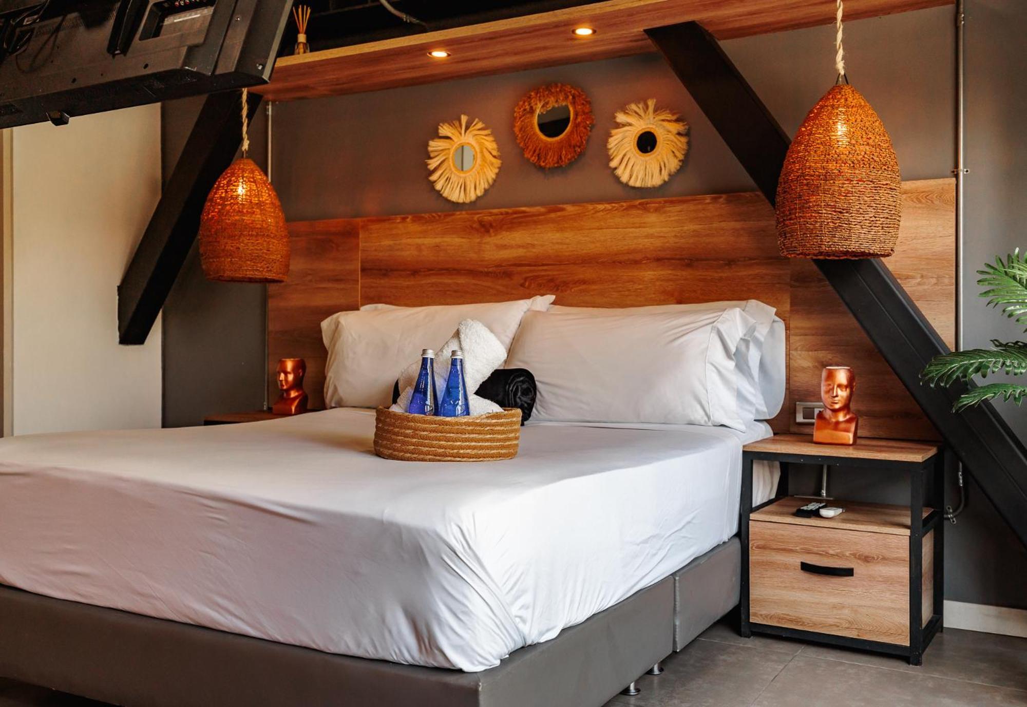 Studio with Spa Bath