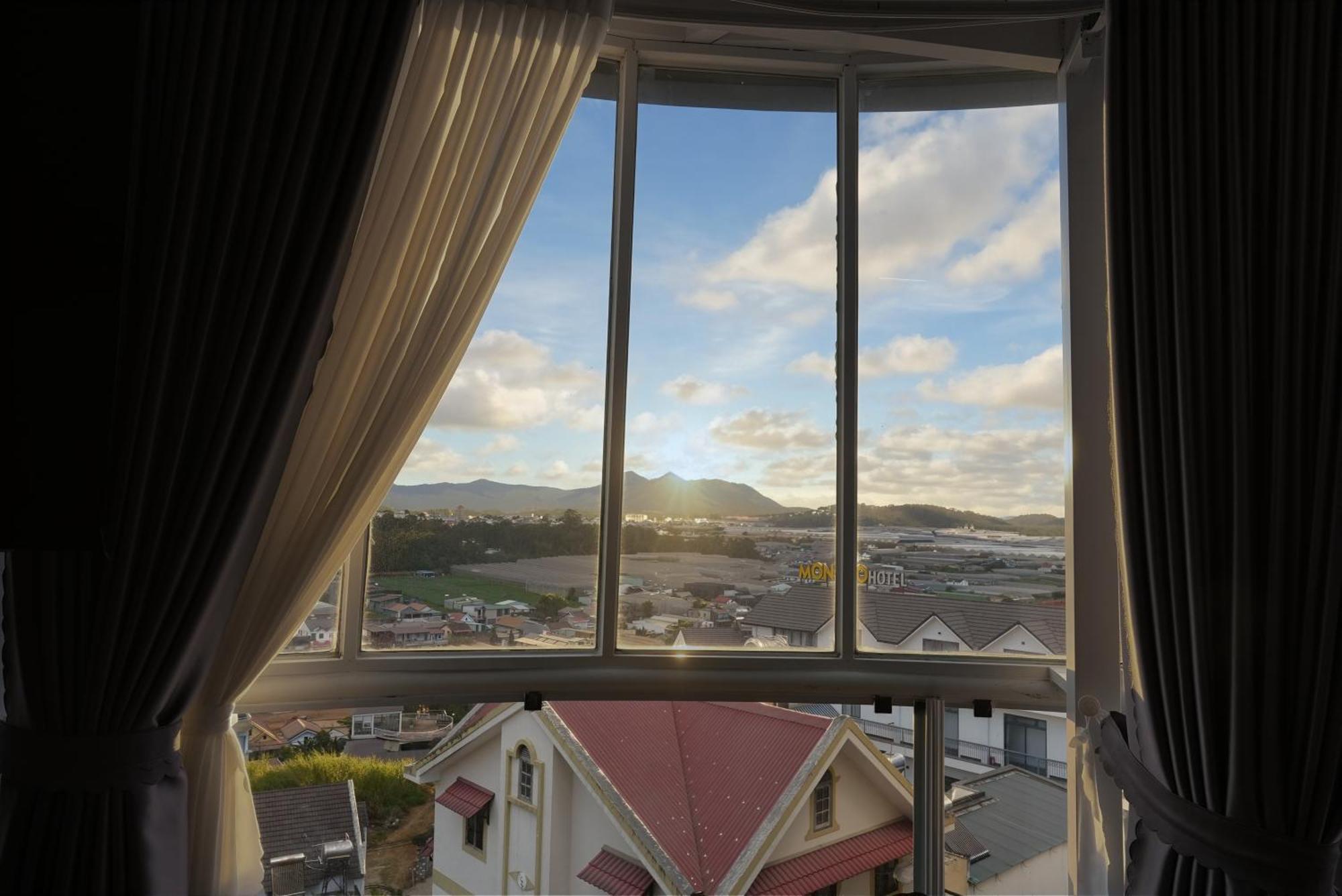 King Room with Mountain View